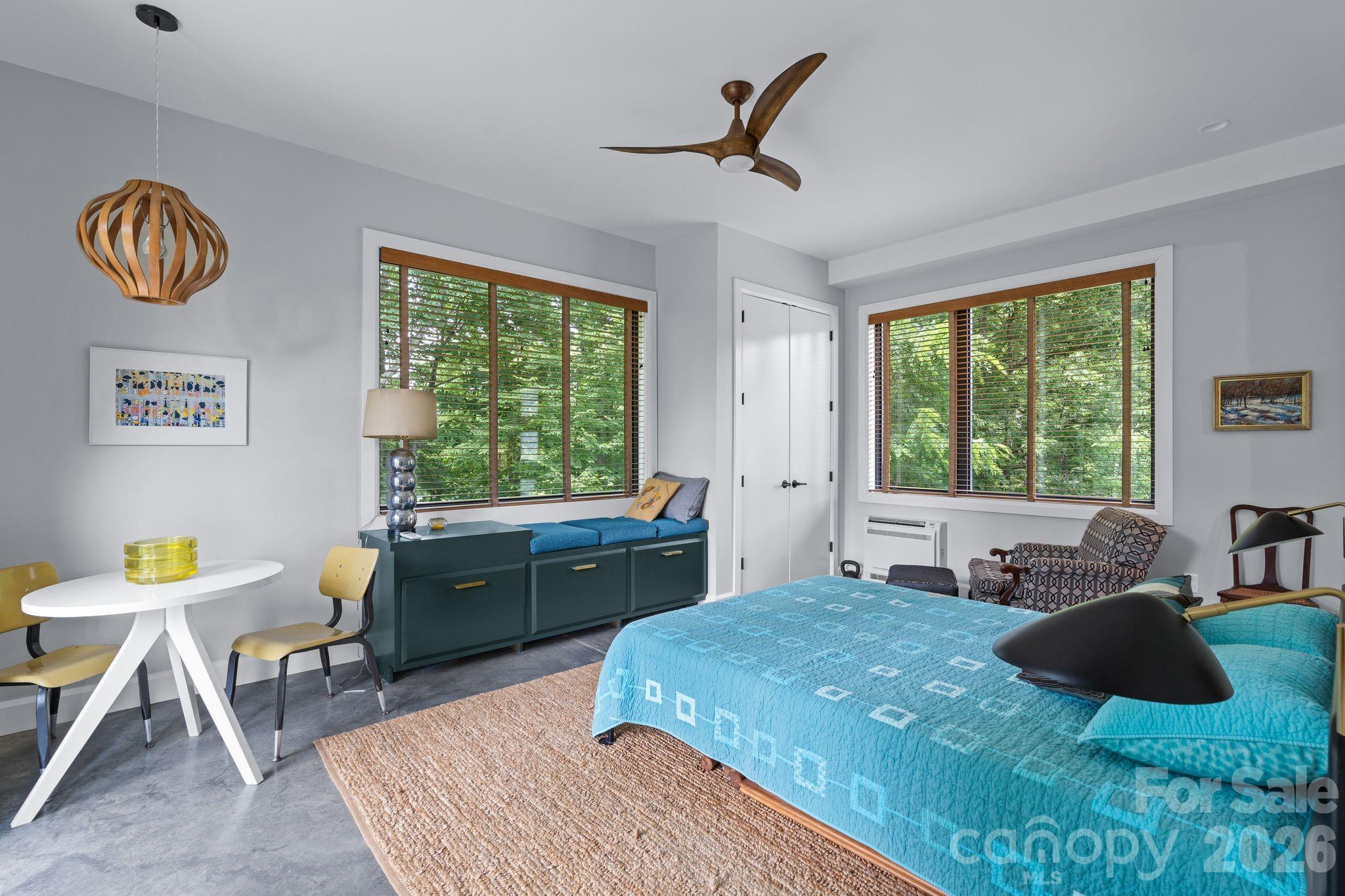 601 and 478 Freedom Cove Drive — Marshall