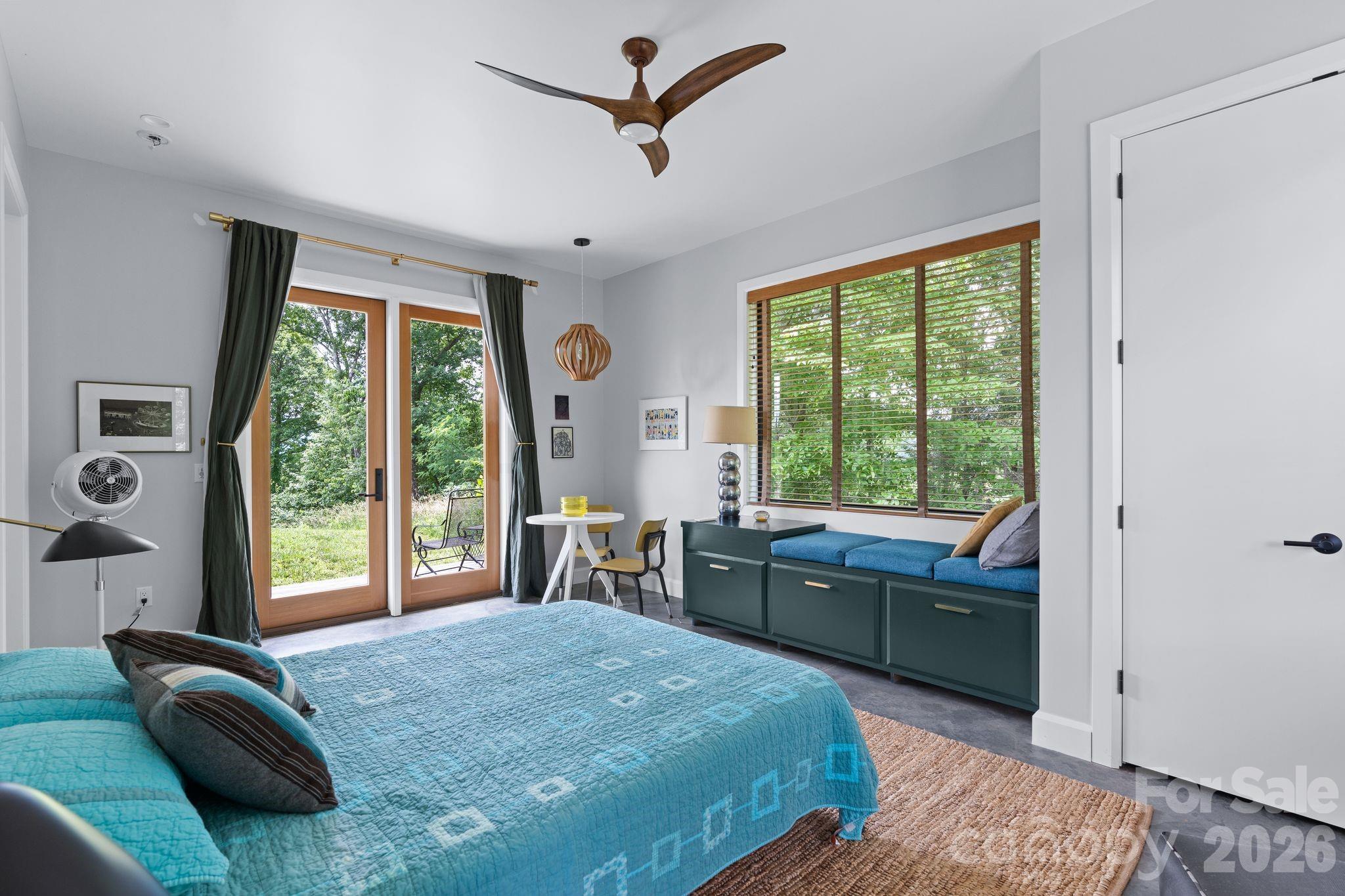 601 and 478 Freedom Cove Drive — Marshall