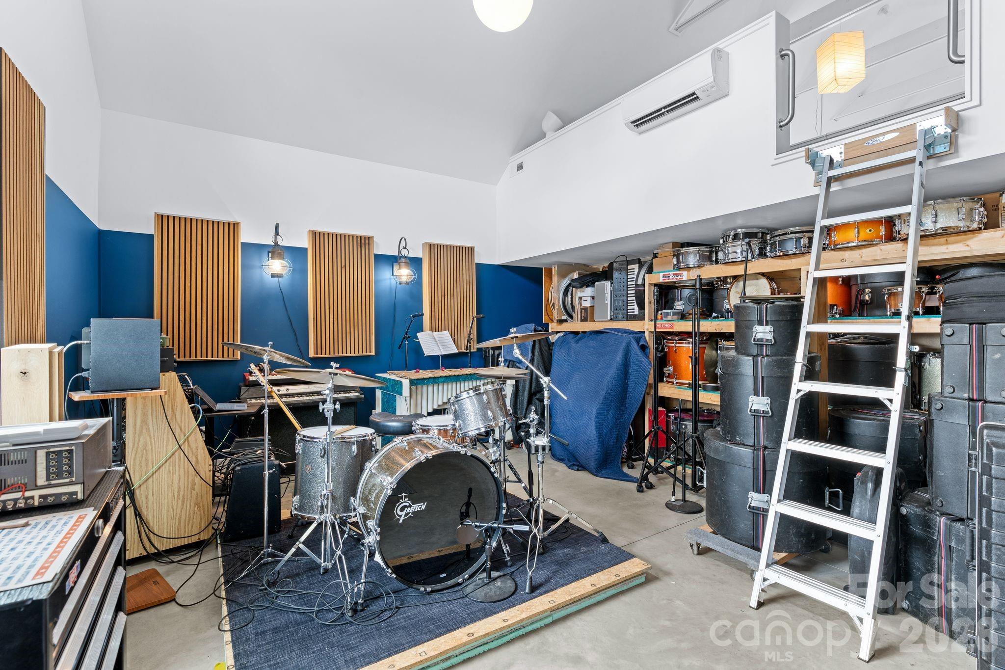 601 and 478 Freedom Cove Drive — Marshall