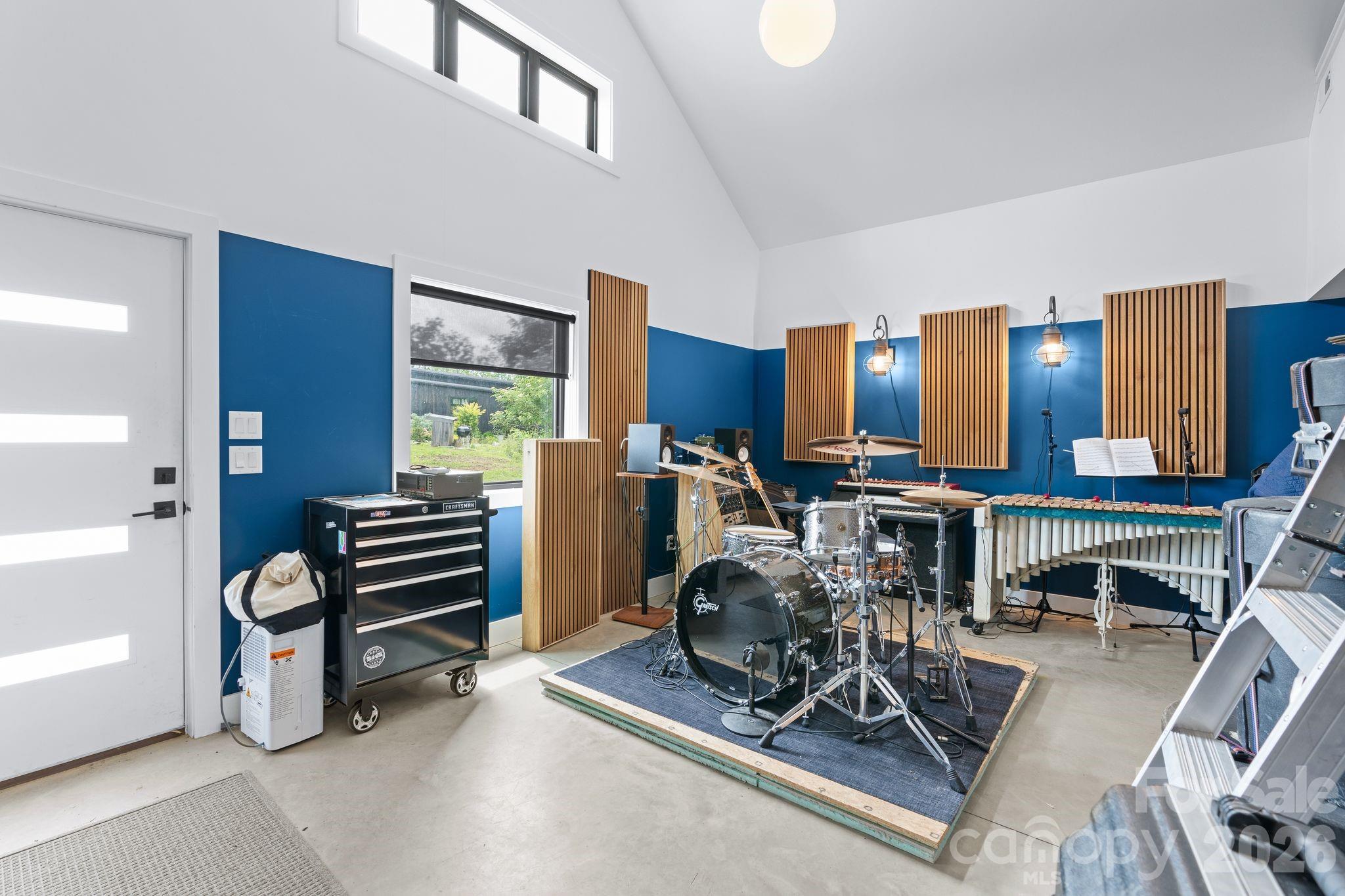 601 and 478 Freedom Cove Drive — Marshall