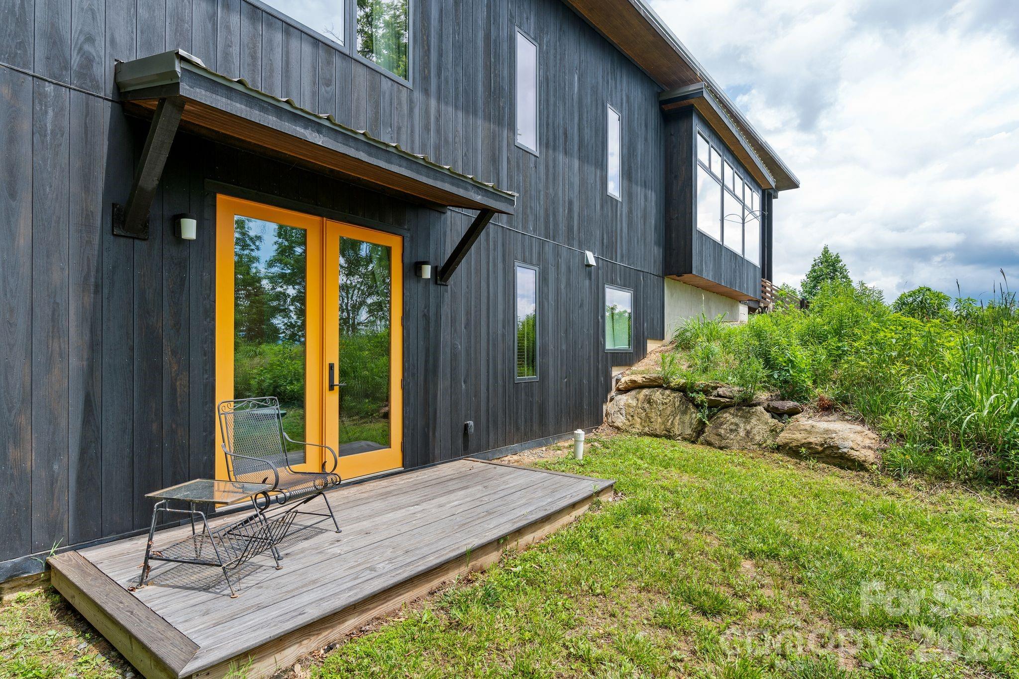 601 and 478 Freedom Cove Drive — Marshall