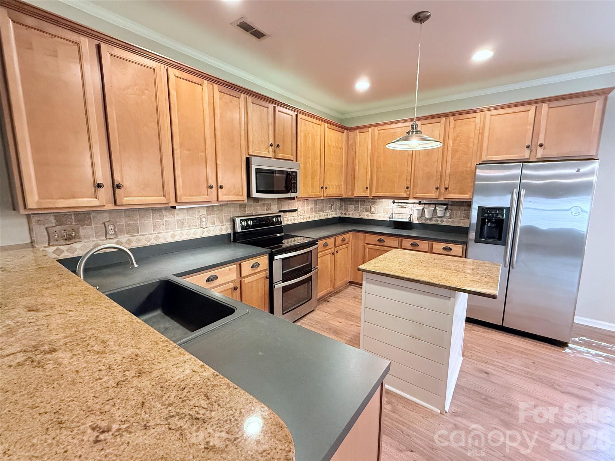 115 Thorsen Drive — Mooresville