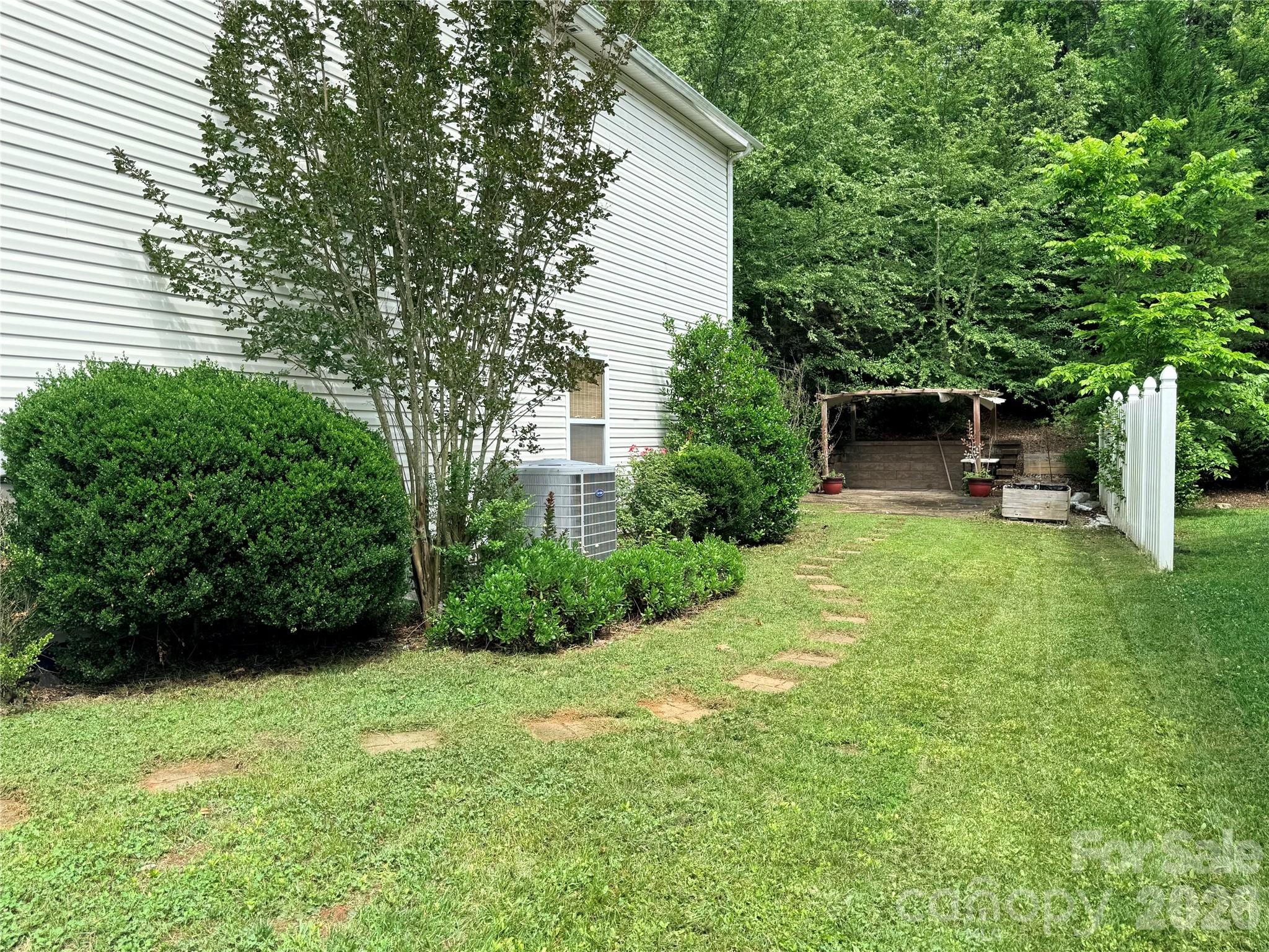 115 Thorsen Drive — Mooresville