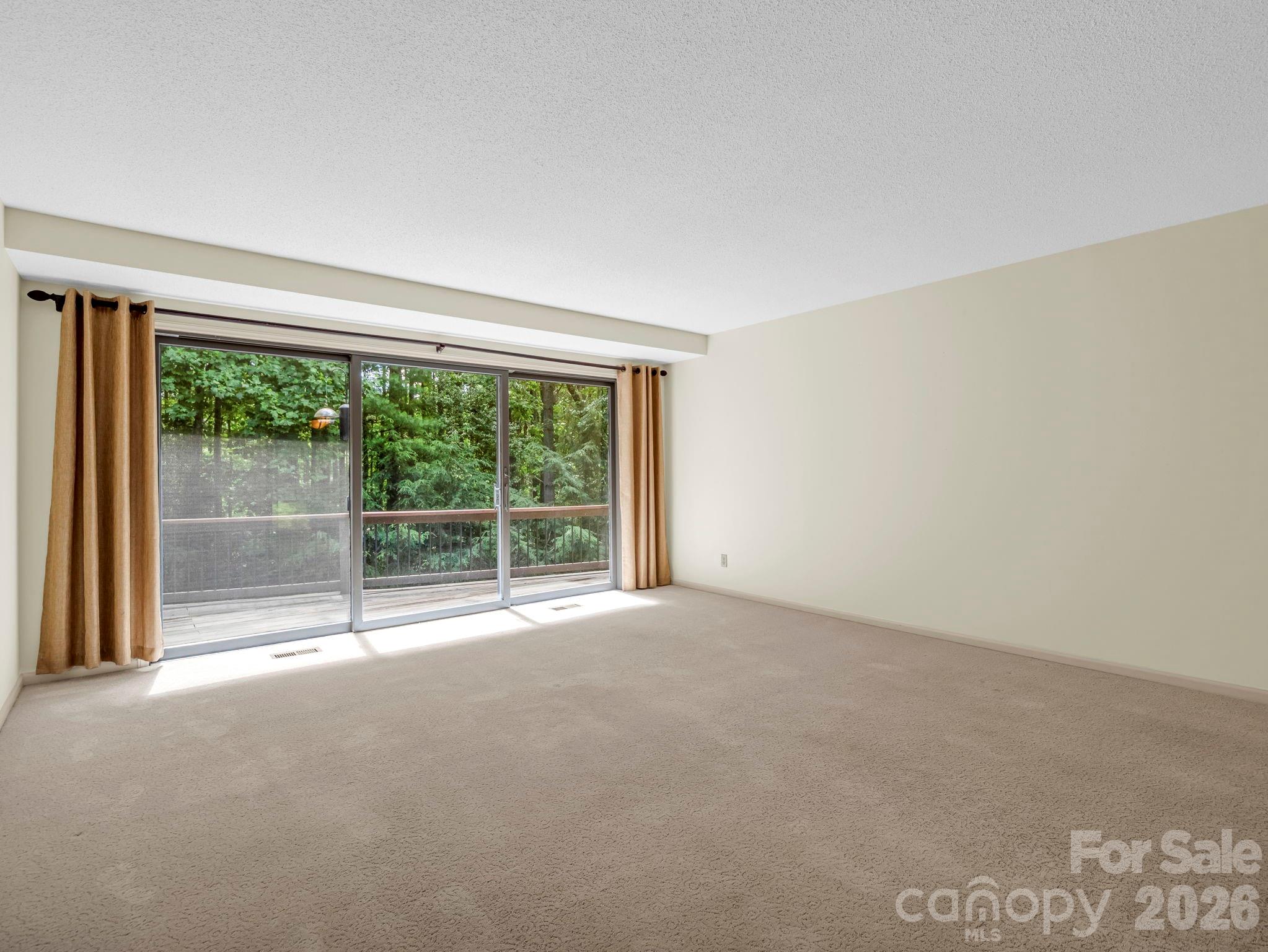 115 Woodhaven Drive — Hendersonville