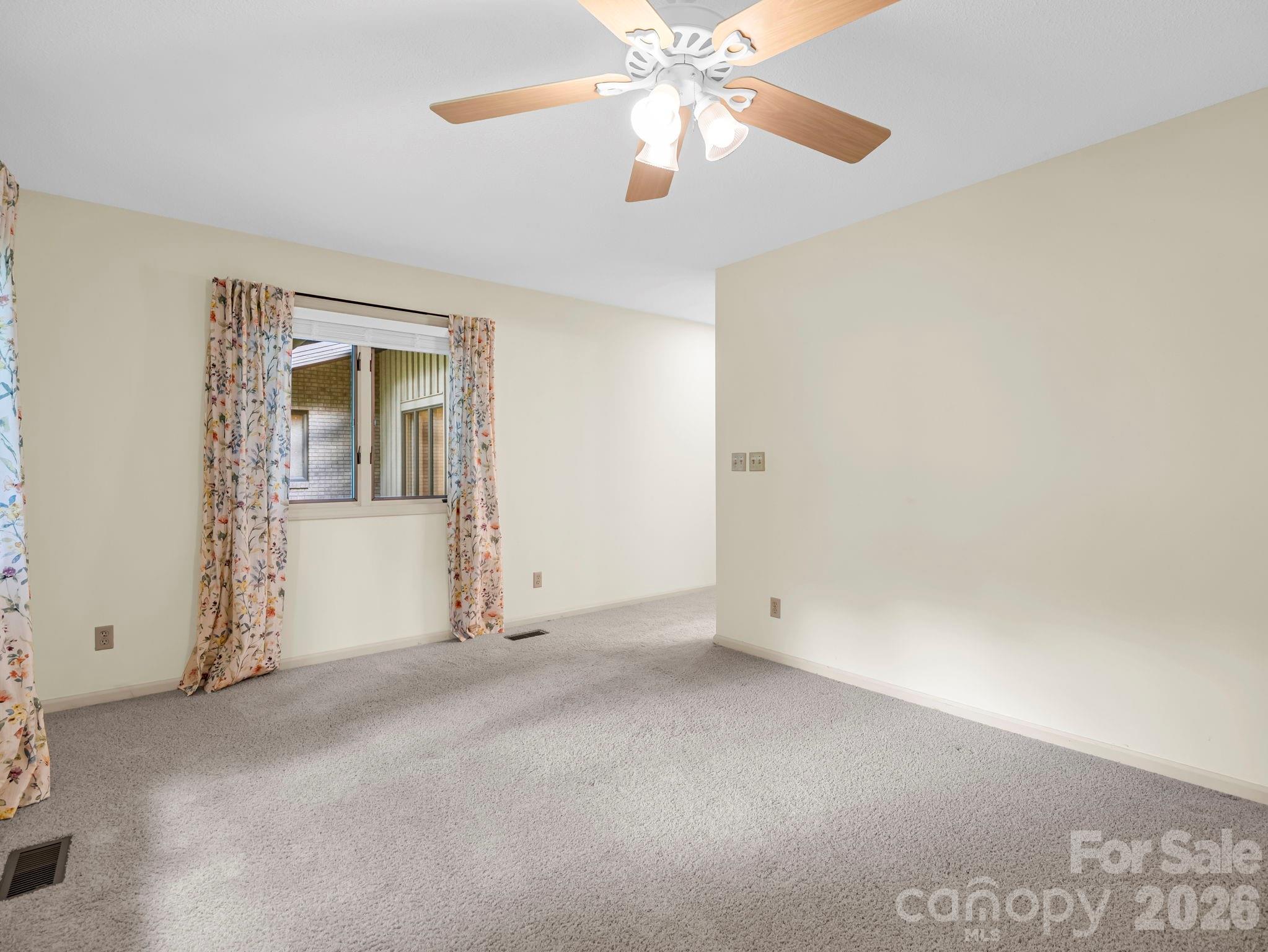 115 Woodhaven Drive — Hendersonville