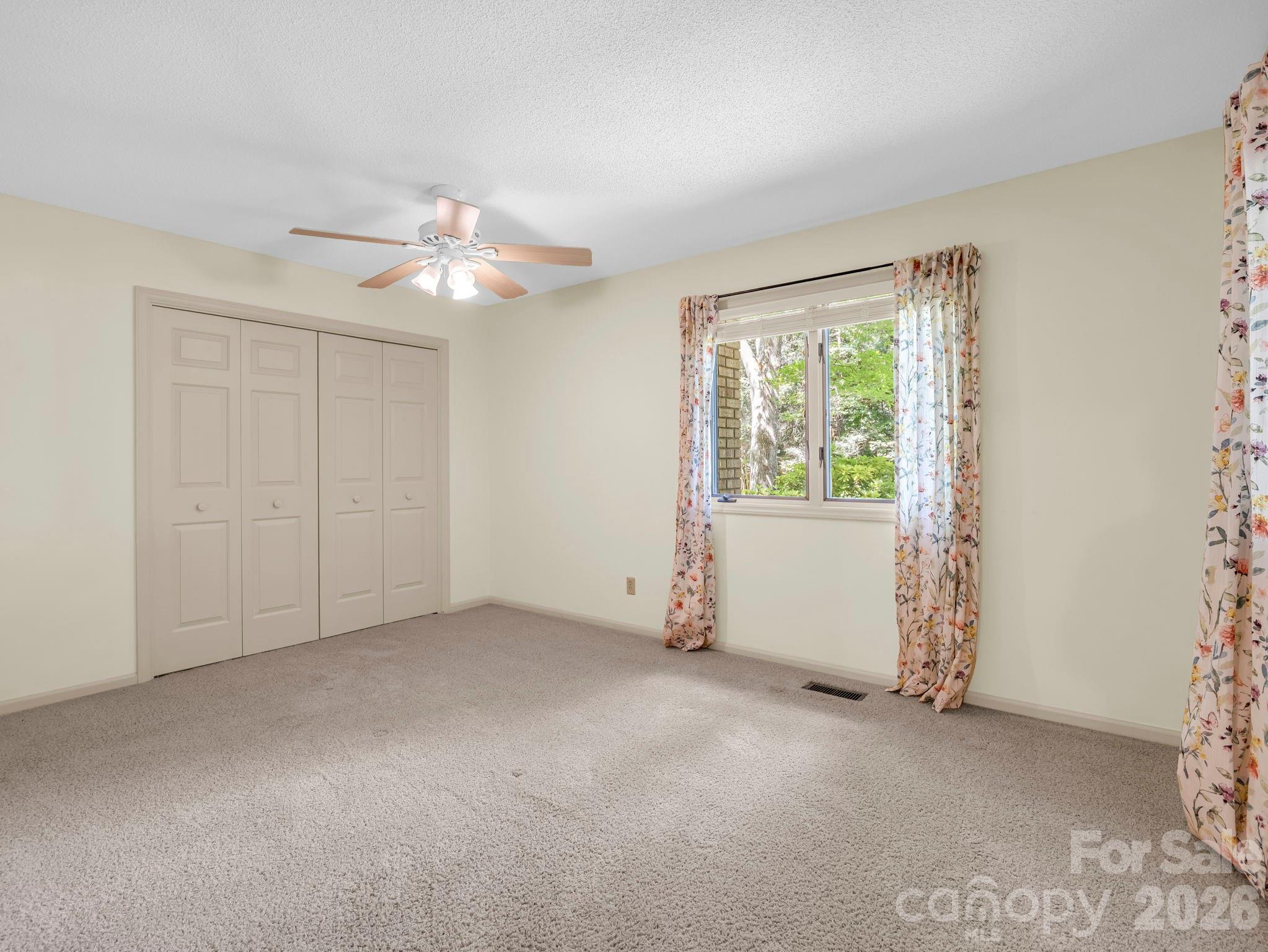 115 Woodhaven Drive — Hendersonville