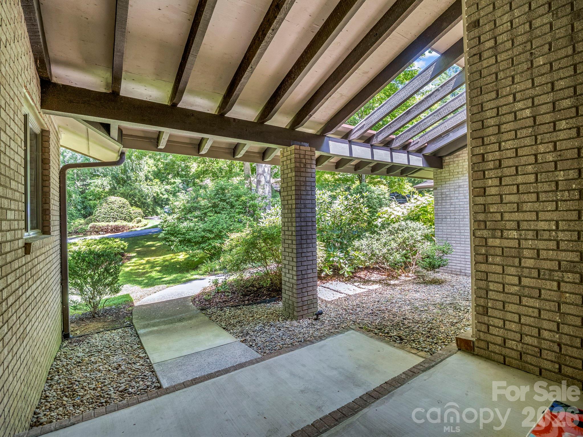 115 Woodhaven Drive — Hendersonville