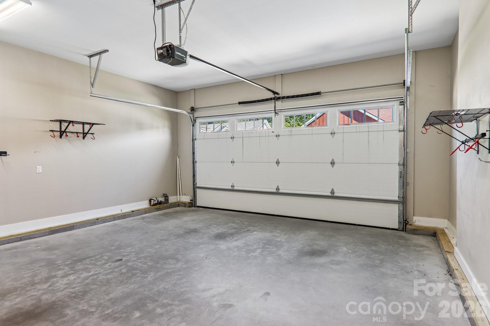119 Olde Oak Way — Hendersonville