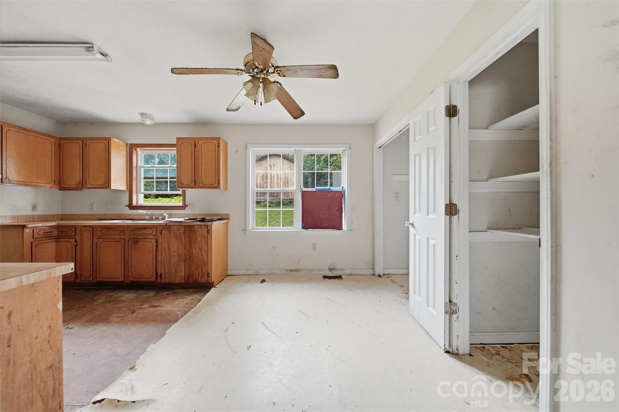 2130 Haven Circle SE — Lenoir