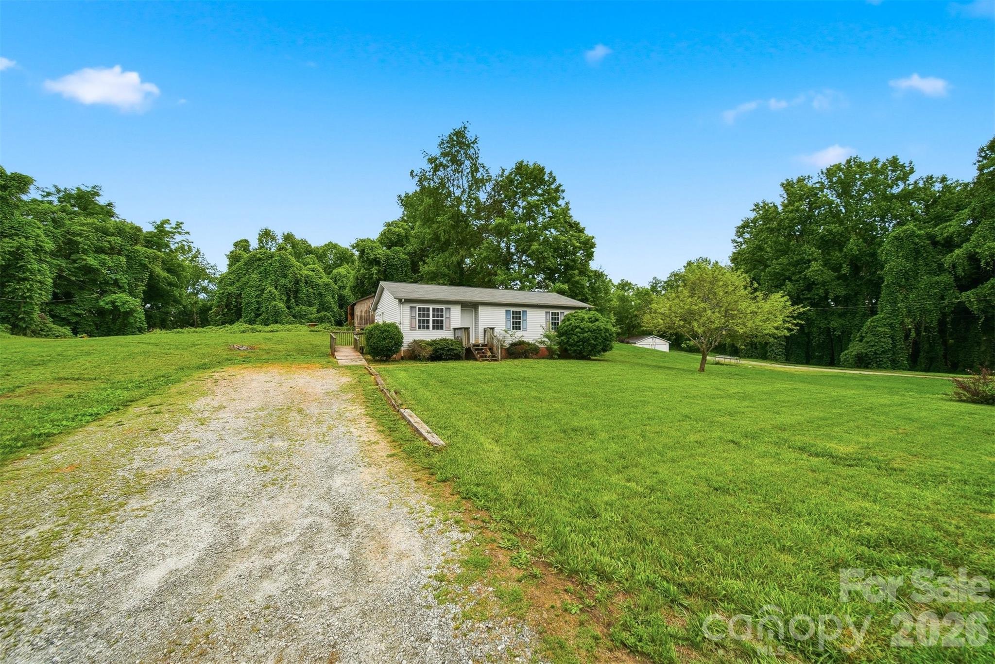 2130 Haven Circle SE — Lenoir
