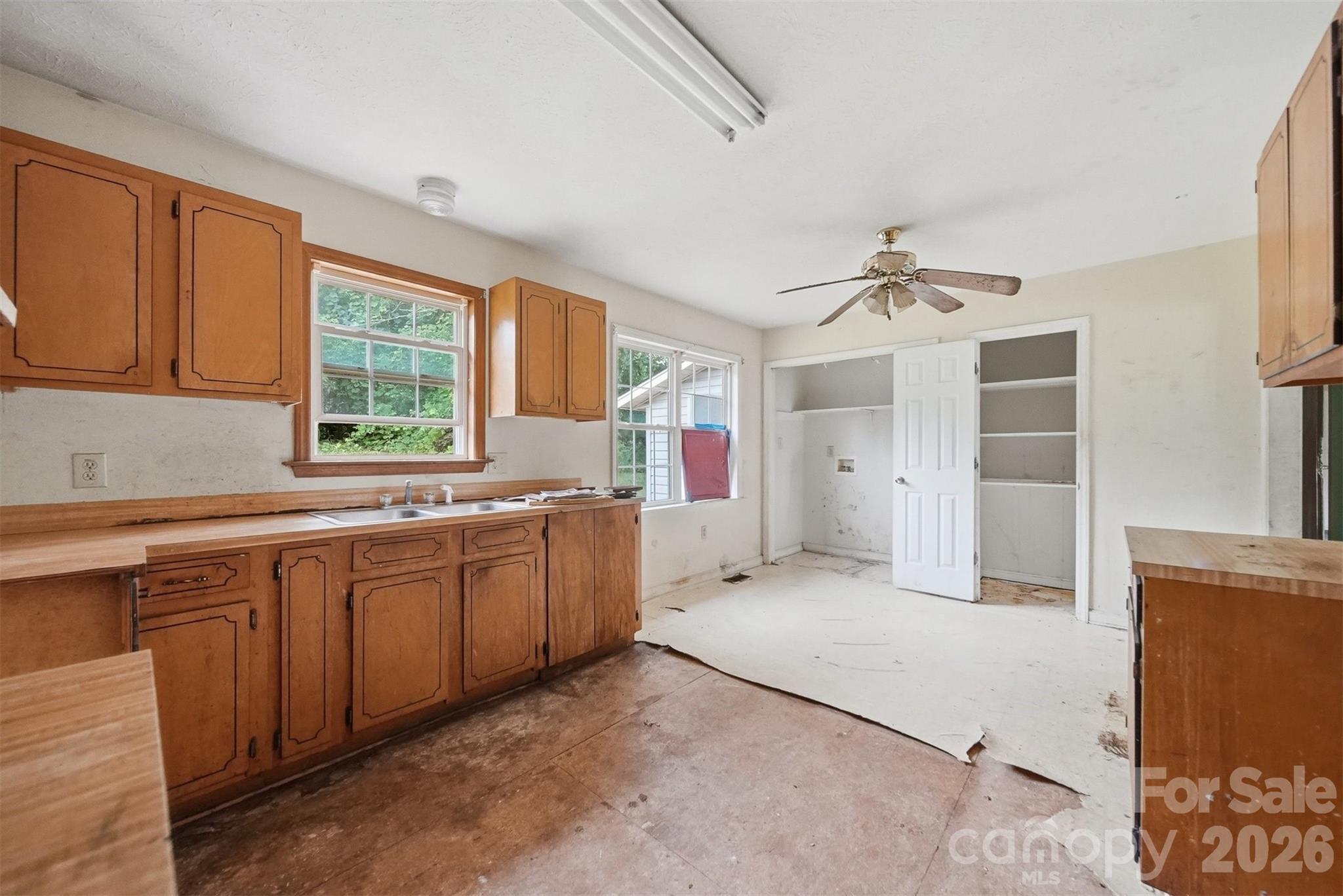 2130 Haven Circle SE — Lenoir