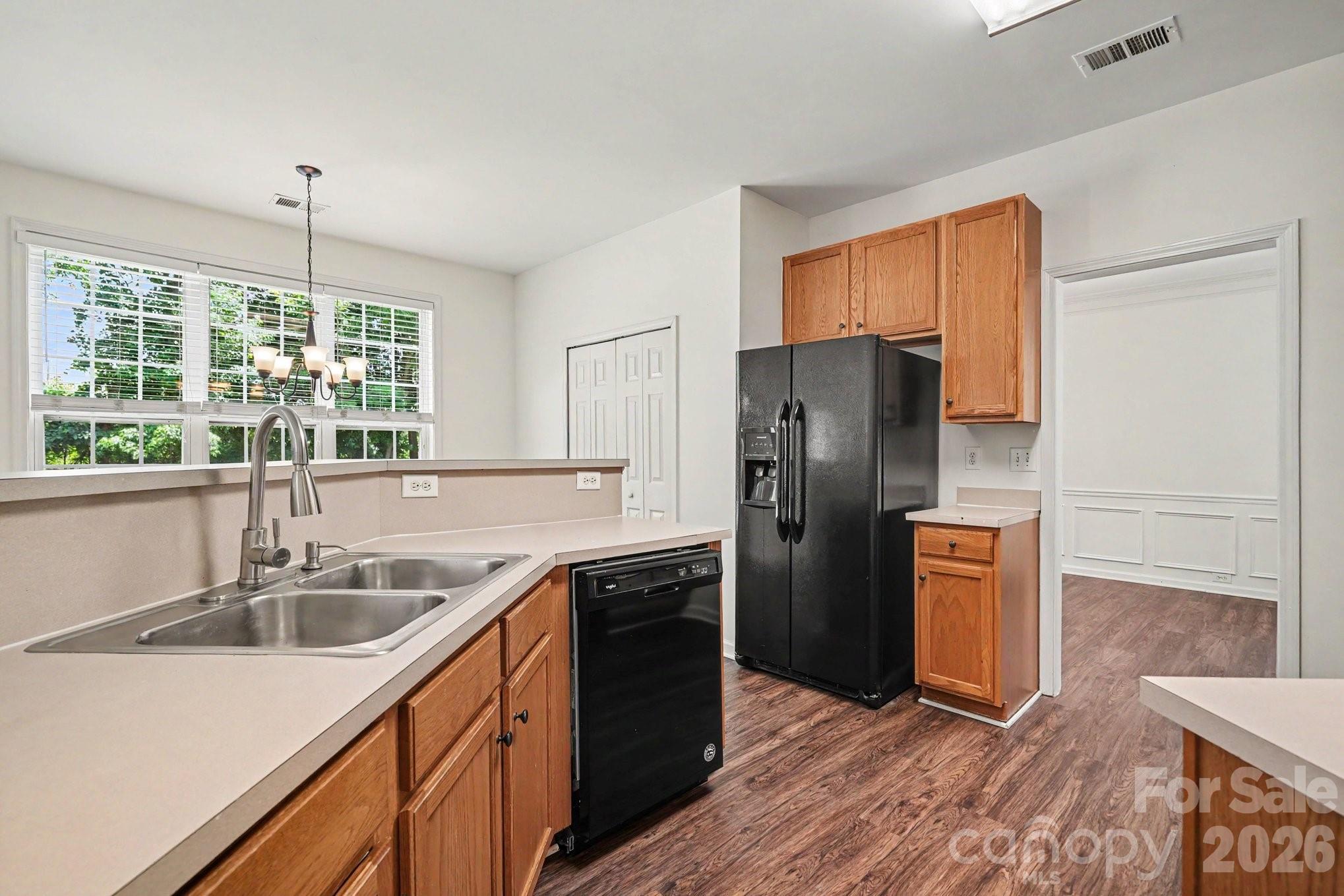 11310 Glenstone Court — Charlotte
