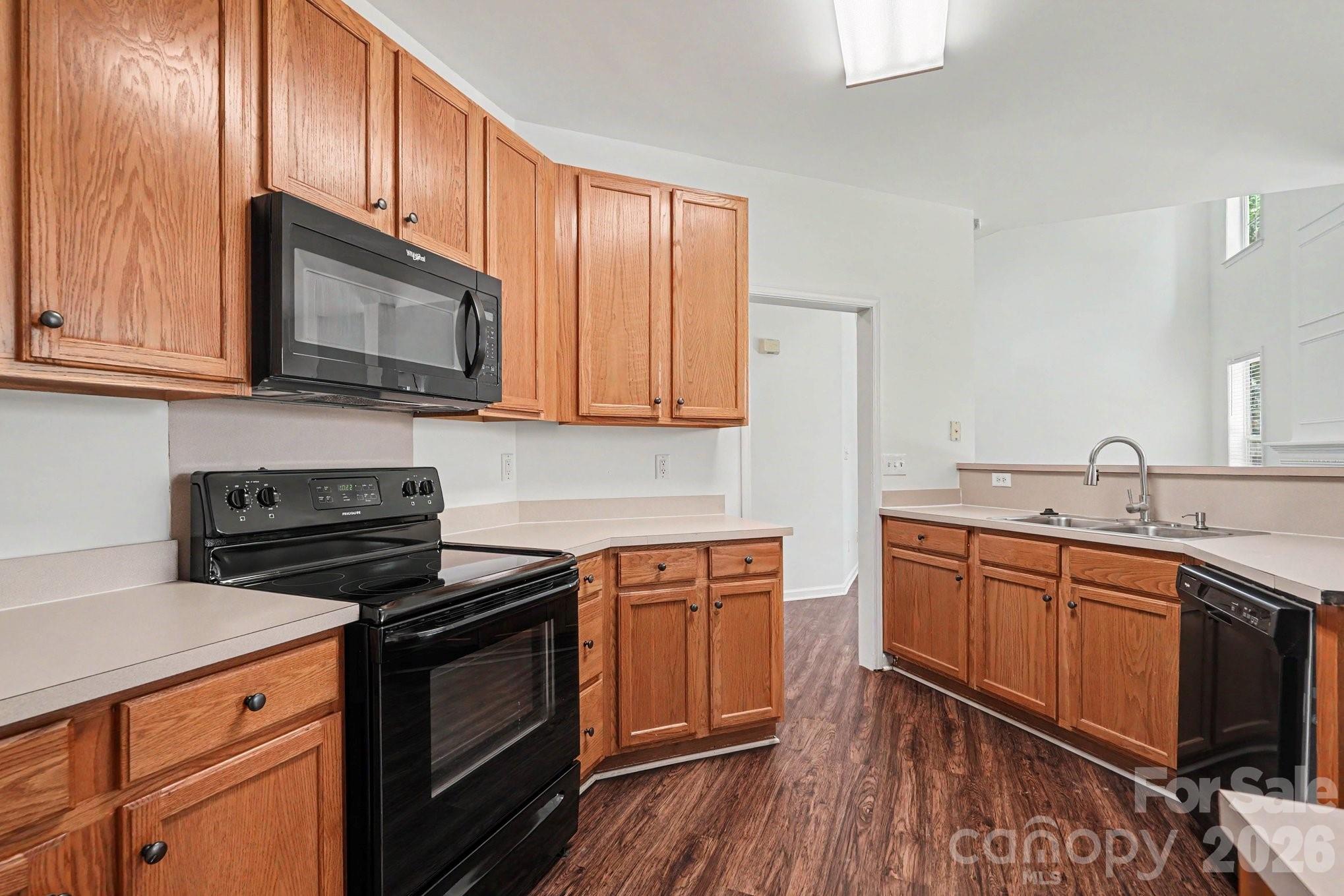 11310 Glenstone Court — Charlotte