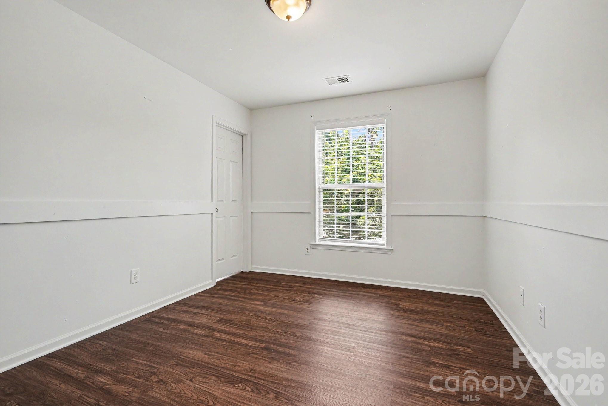 11310 Glenstone Court — Charlotte