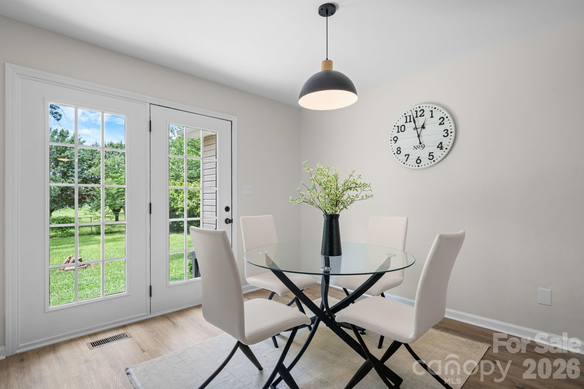208 S B Avenue — Maiden
