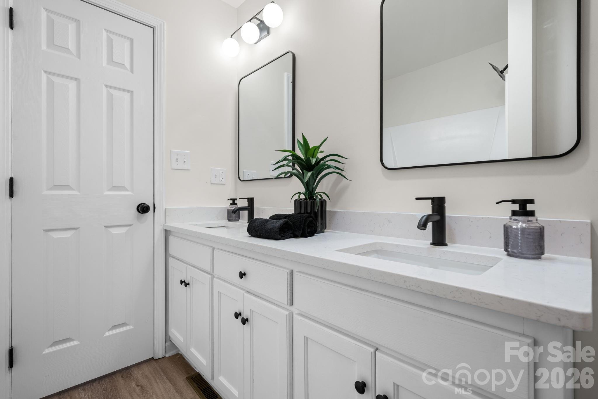 208 S B Avenue — Maiden