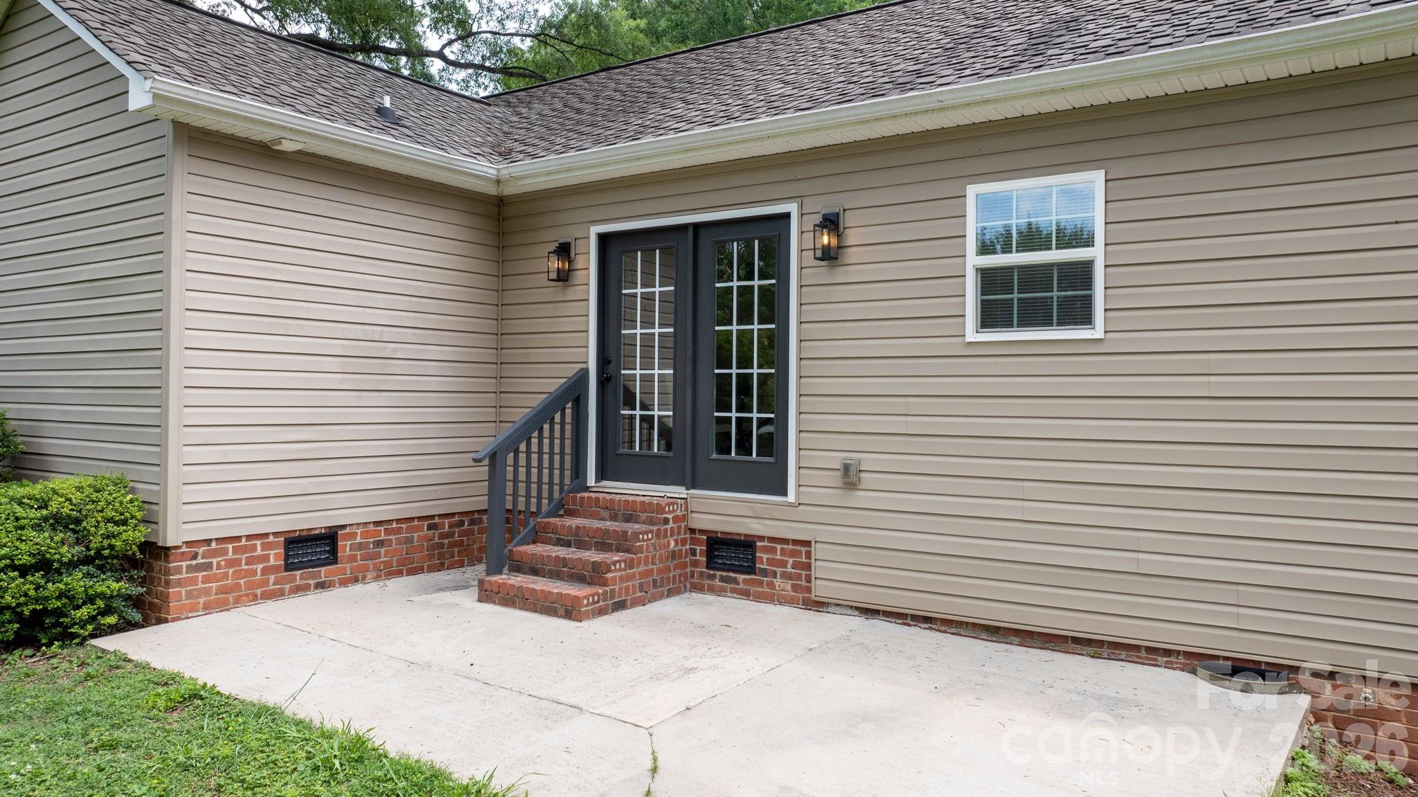 208 S B Avenue — Maiden