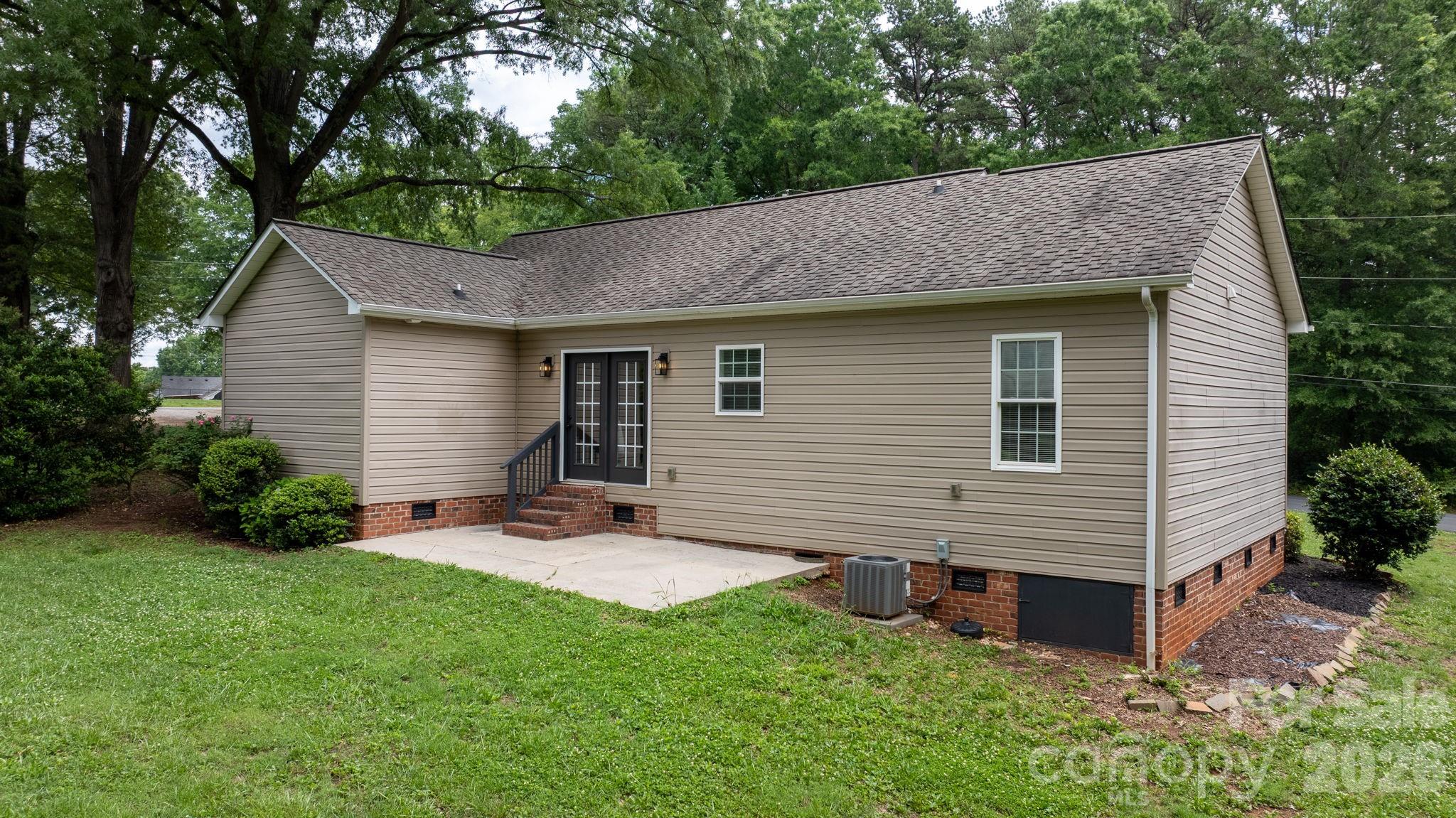 208 S B Avenue — Maiden