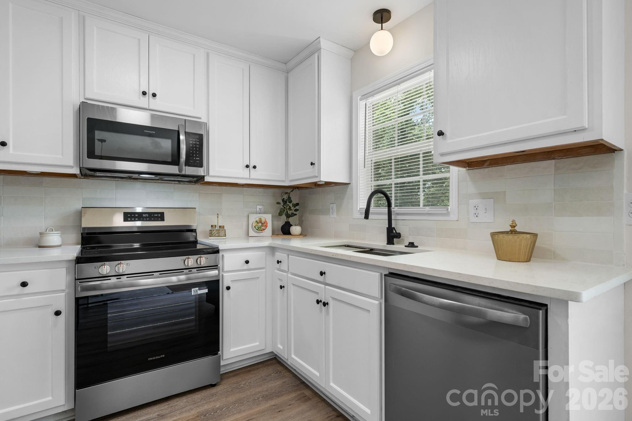 208 S B Avenue — Maiden