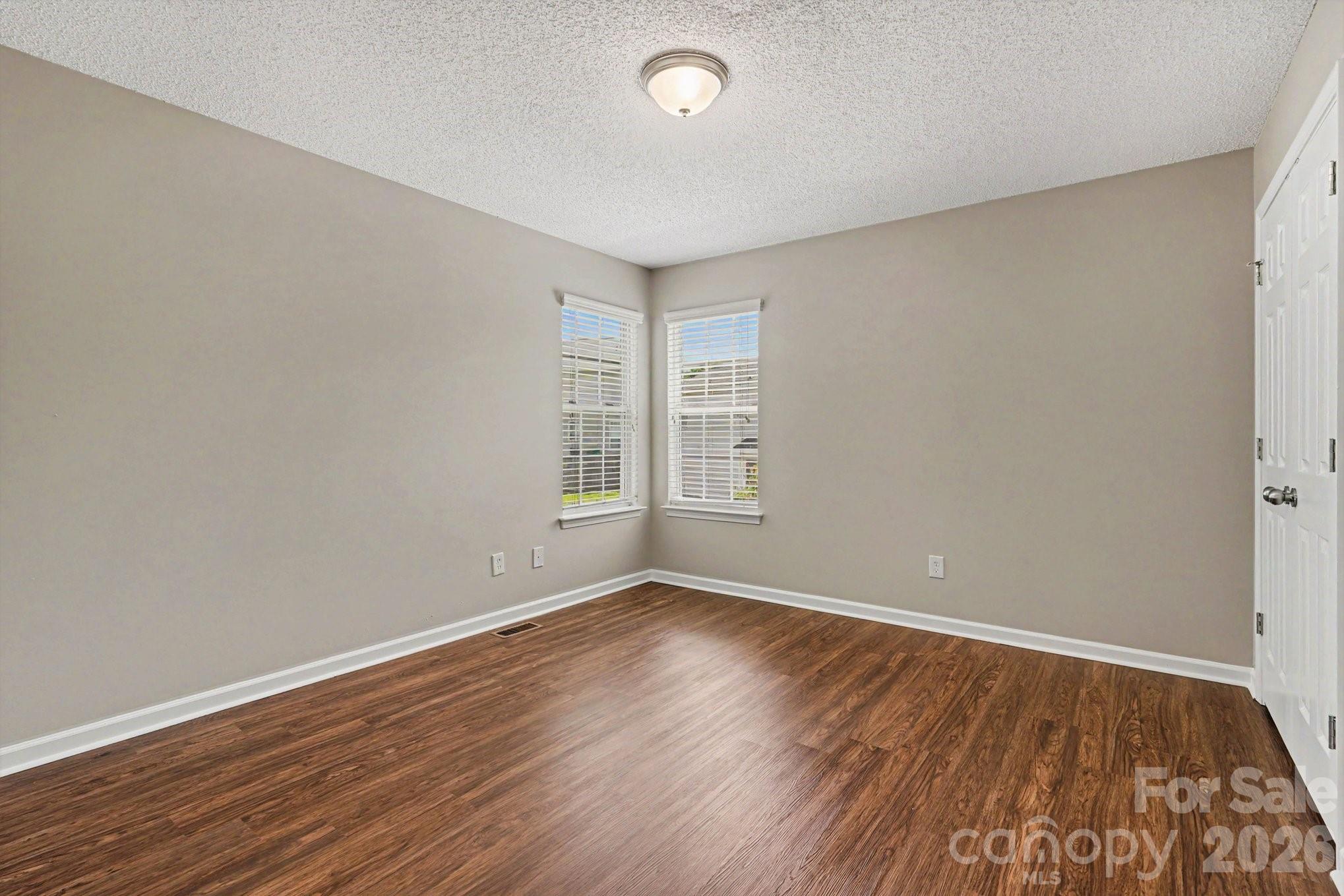 5615 Waverly Lynn Lane — Charlotte