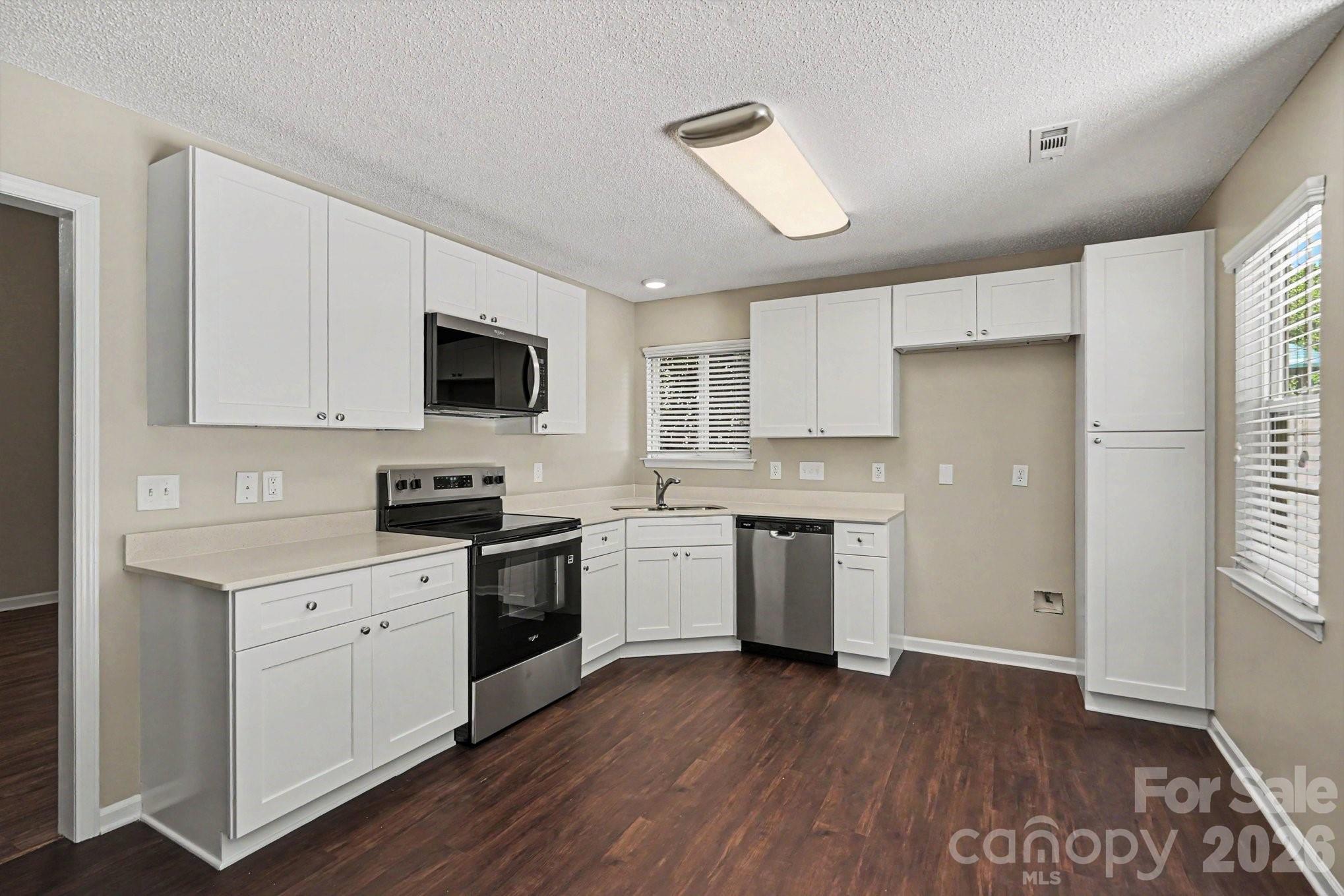 5615 Waverly Lynn Lane — Charlotte