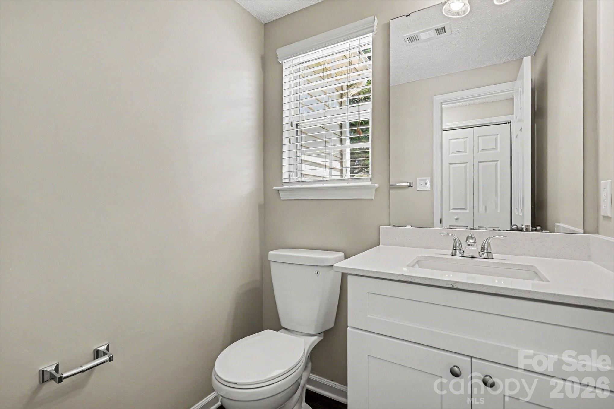 5615 Waverly Lynn Lane — Charlotte