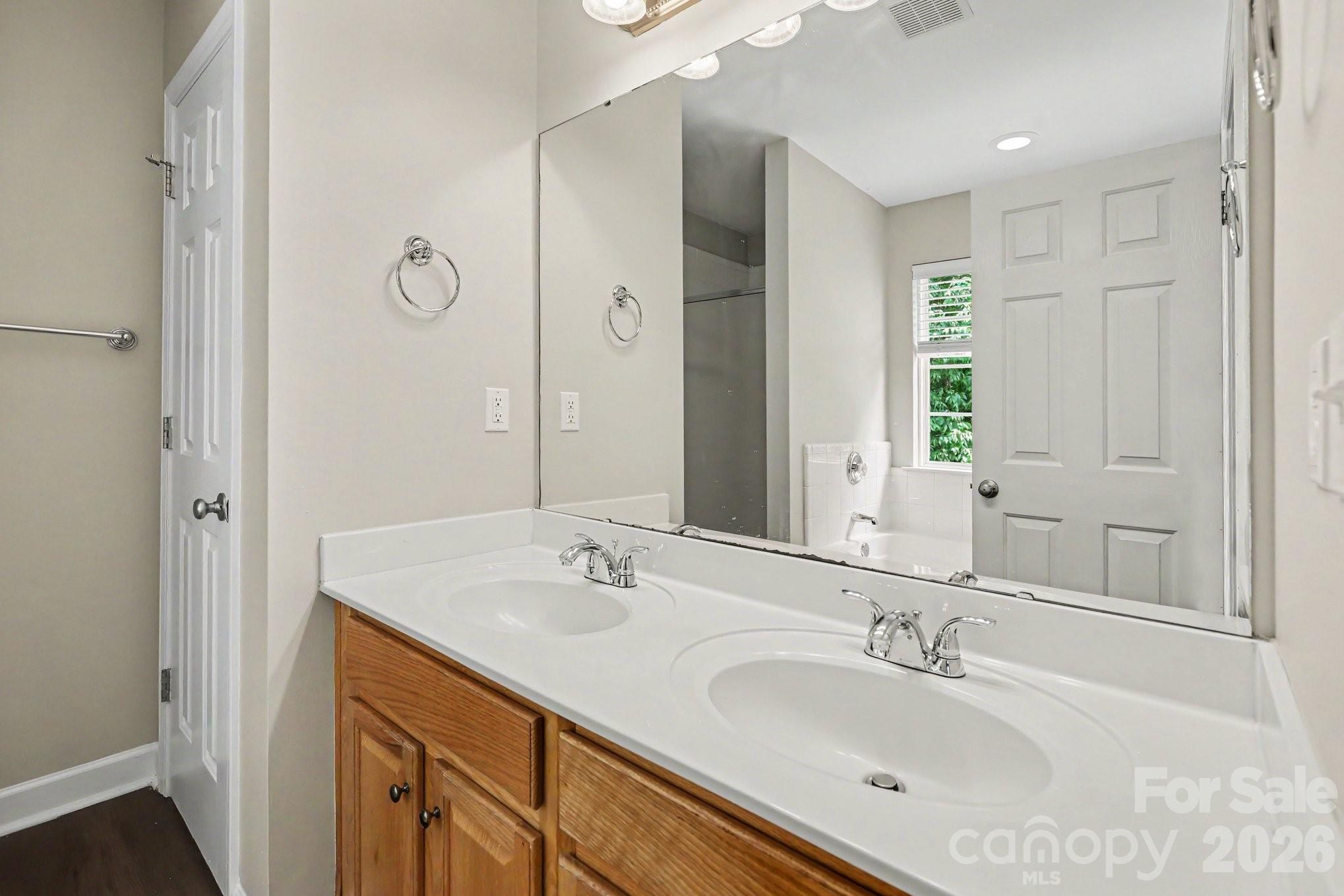 8539 Suttonview Drive — Charlotte