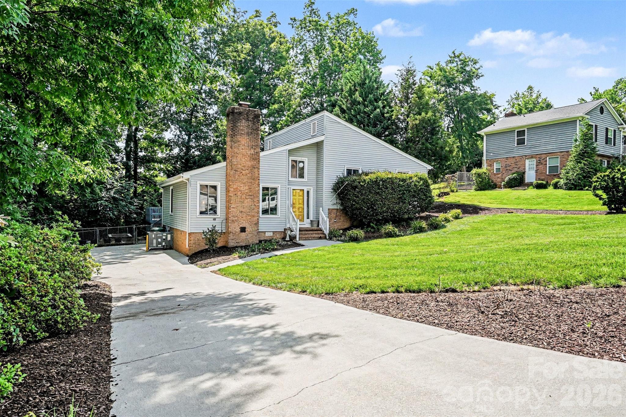 7944 Pawtuckett Road — Charlotte