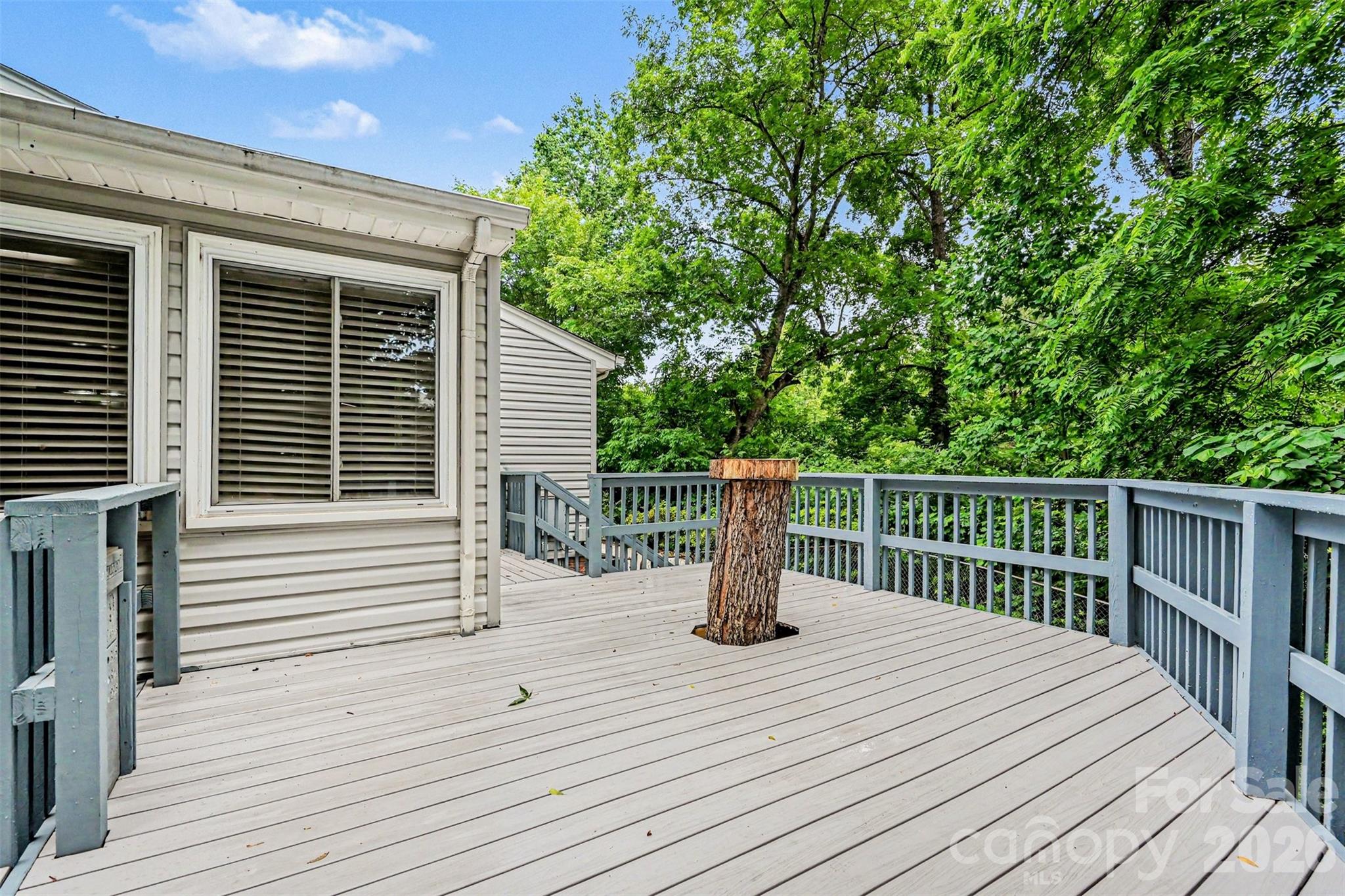 7944 Pawtuckett Road — Charlotte