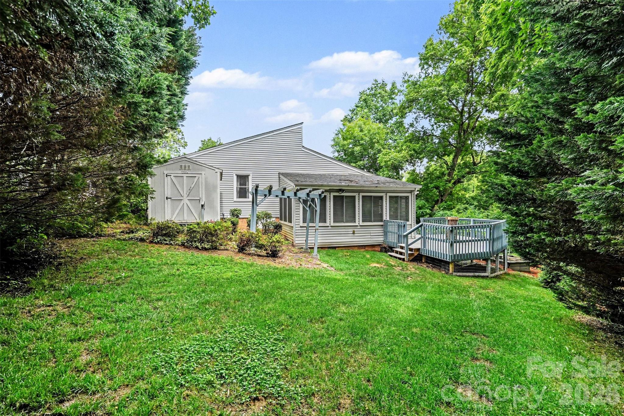 7944 Pawtuckett Road — Charlotte
