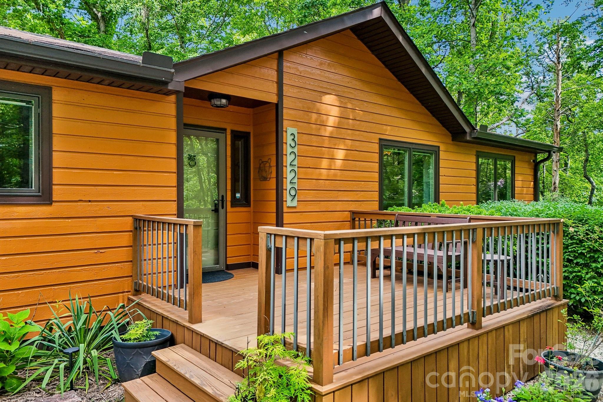 3229 N Bearwallow Road — Hendersonville