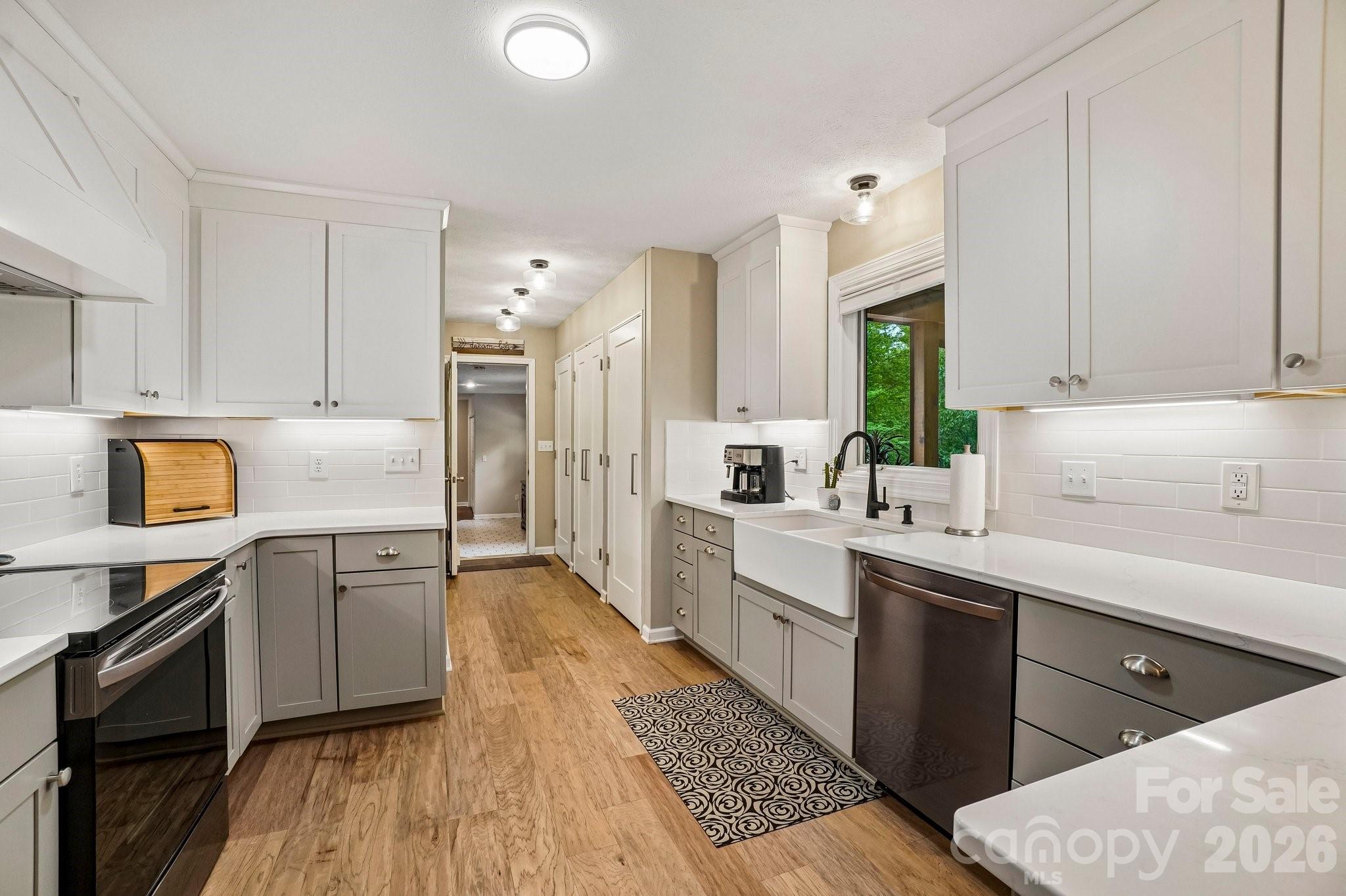3229 N Bearwallow Road — Hendersonville