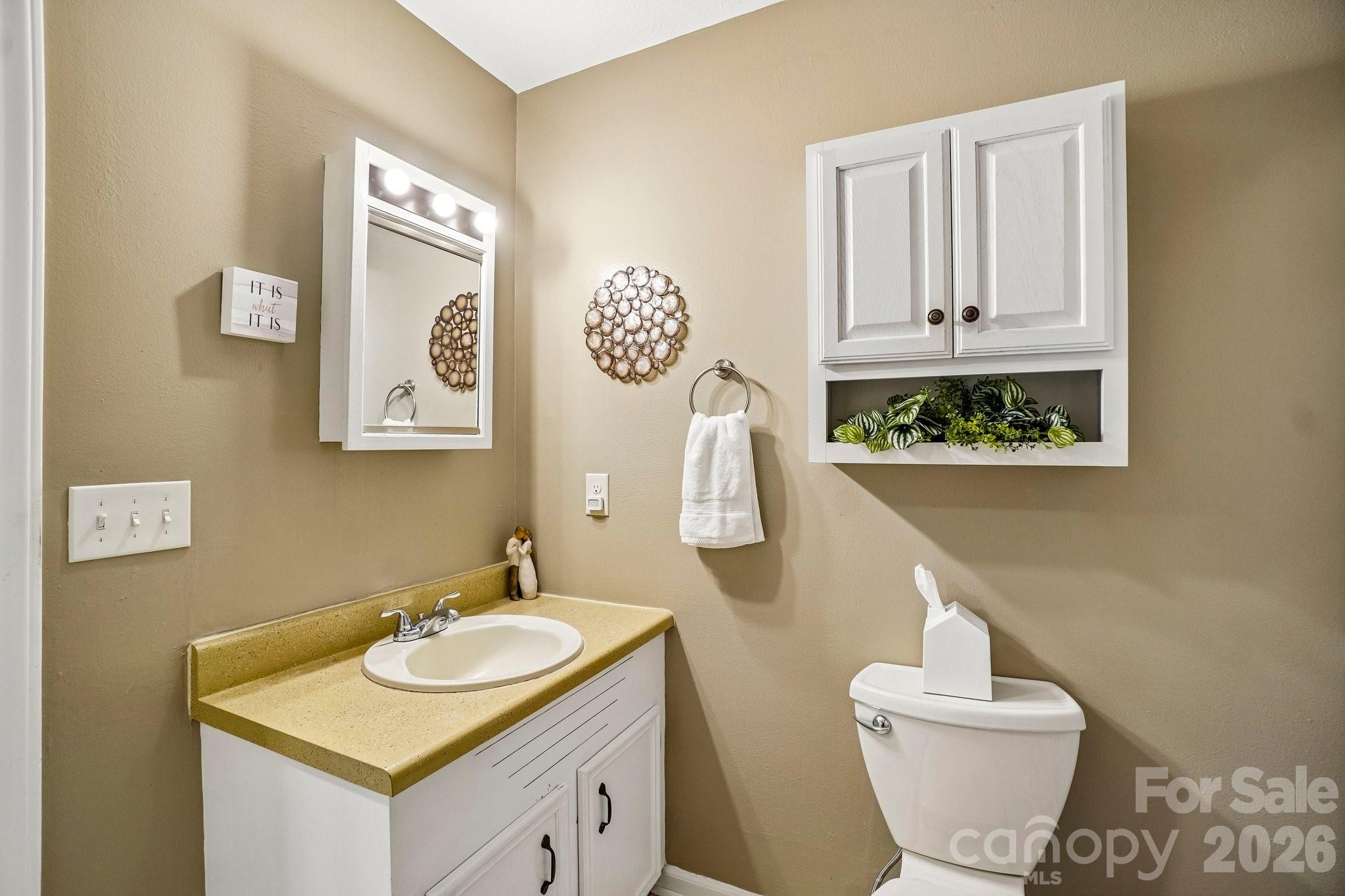 3229 N Bearwallow Road — Hendersonville