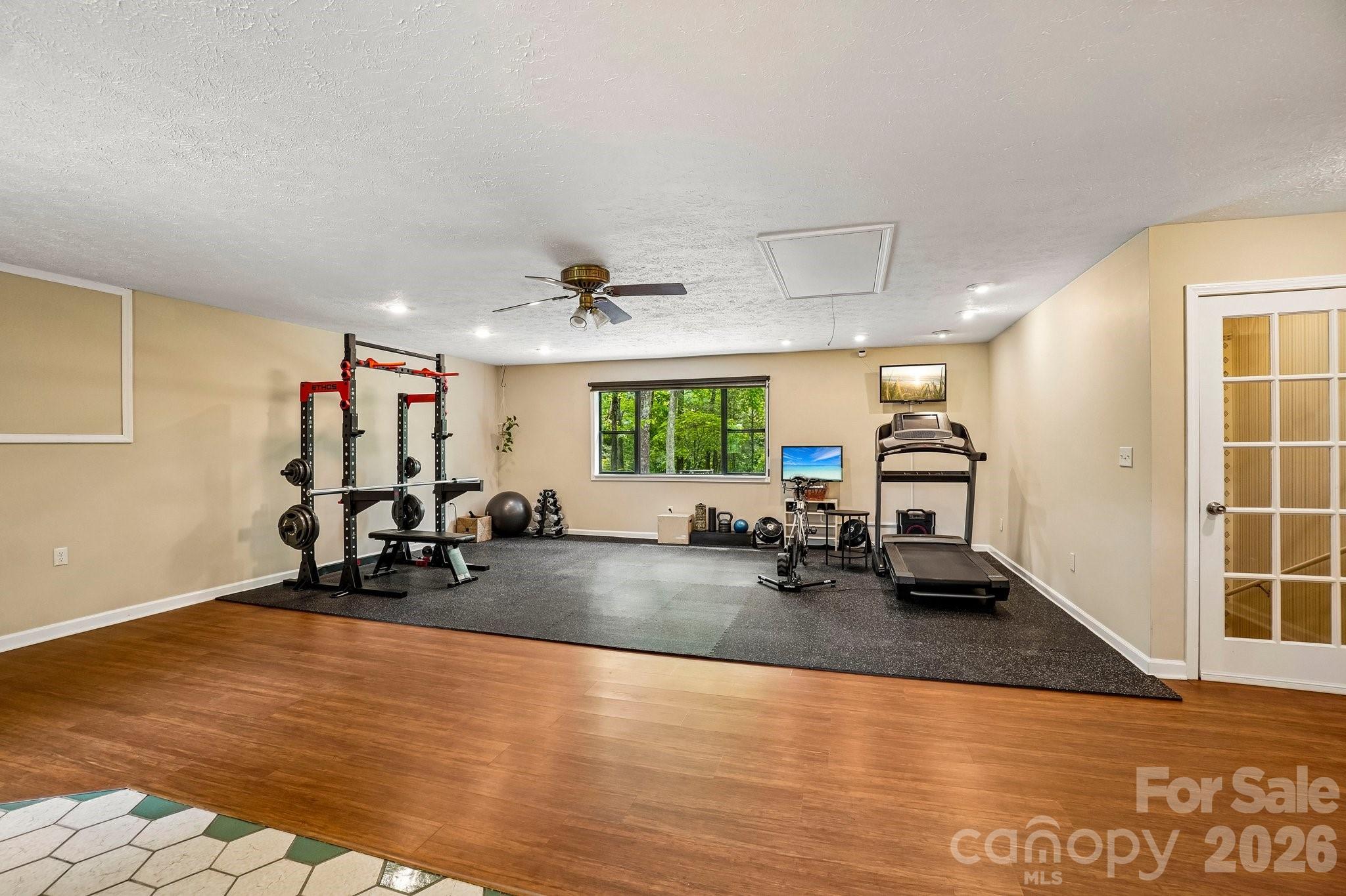 3229 N Bearwallow Road — Hendersonville