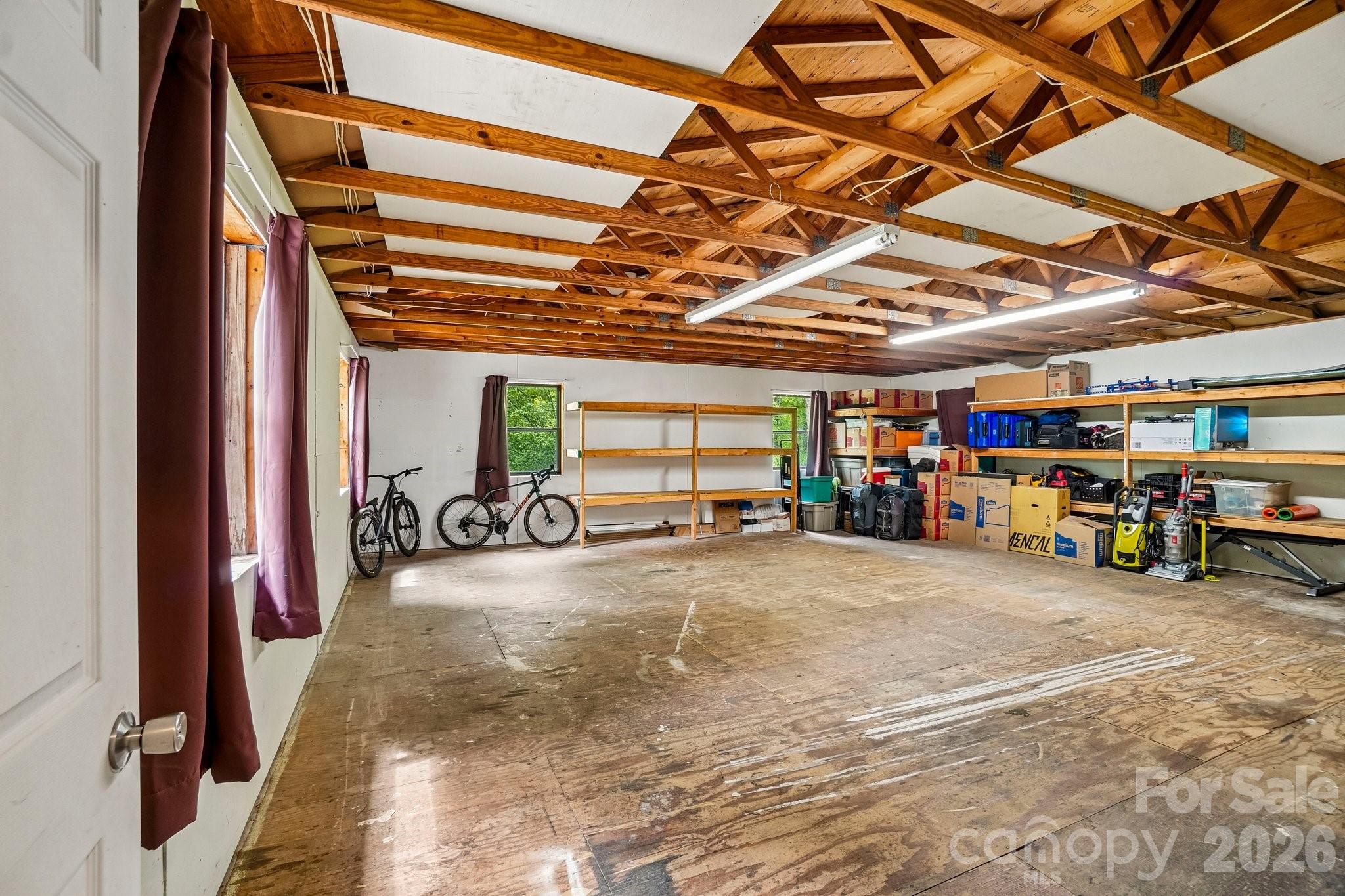 3229 N Bearwallow Road — Hendersonville