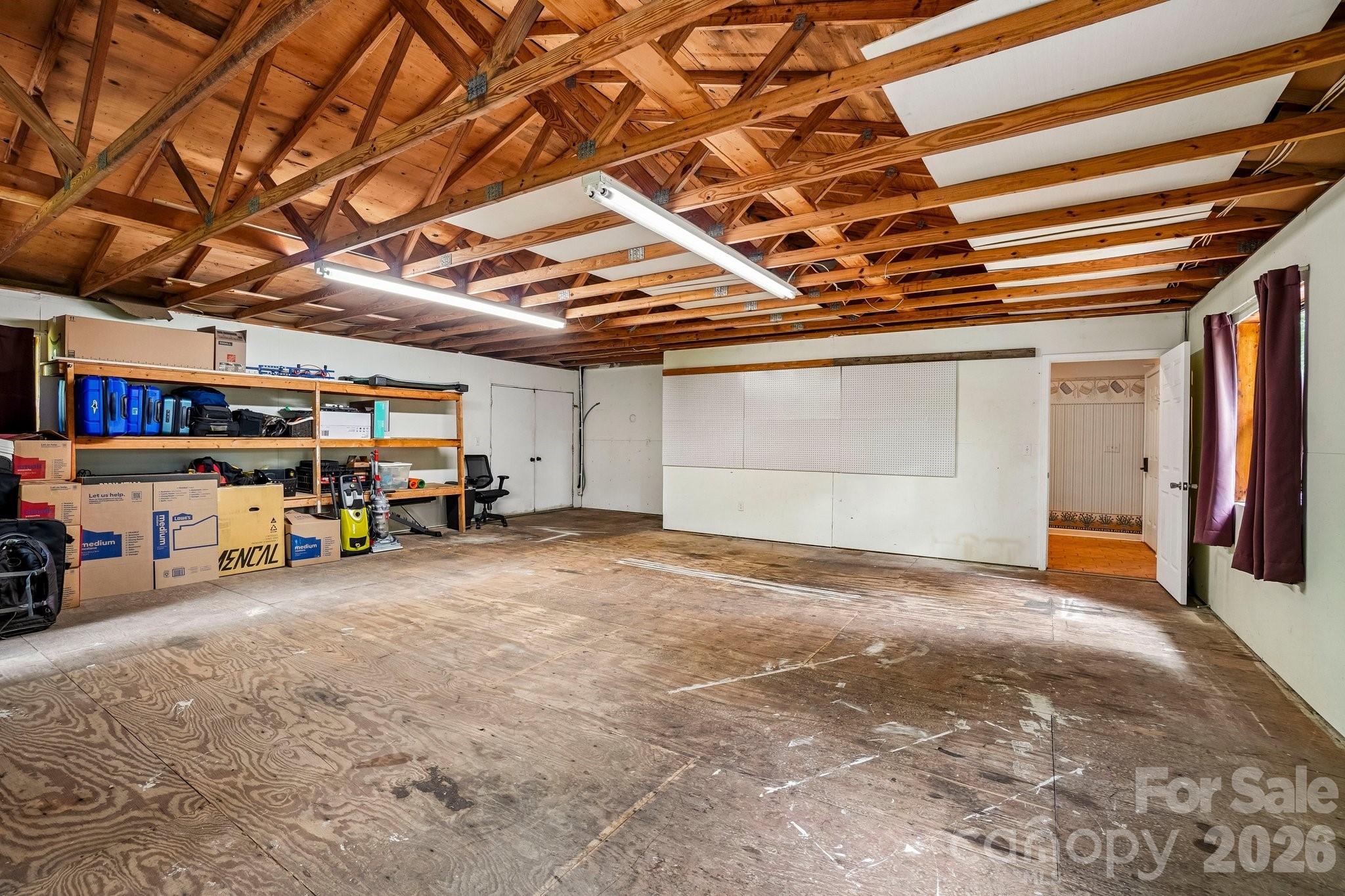 3229 N Bearwallow Road — Hendersonville