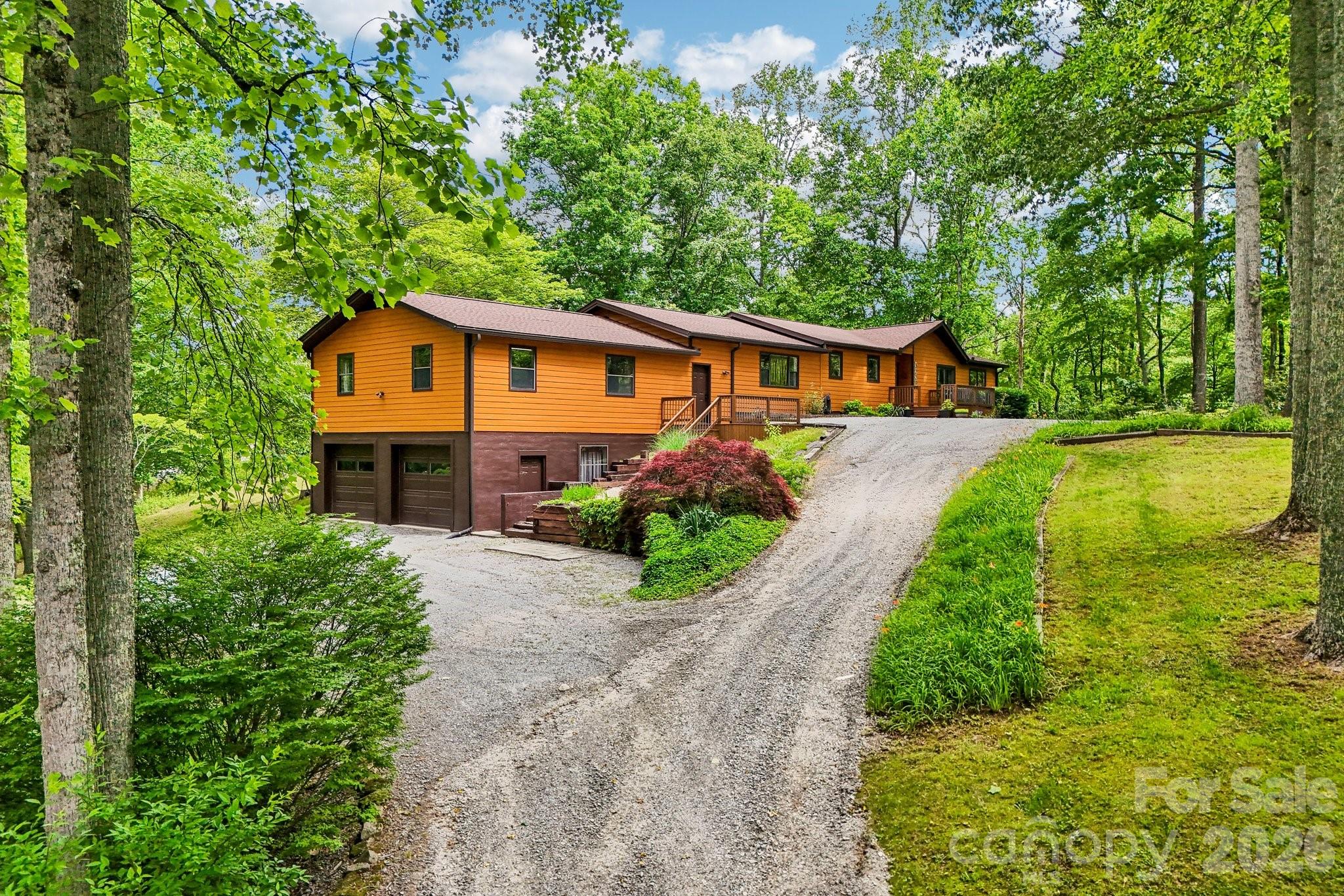 3229 N Bearwallow Road — Hendersonville