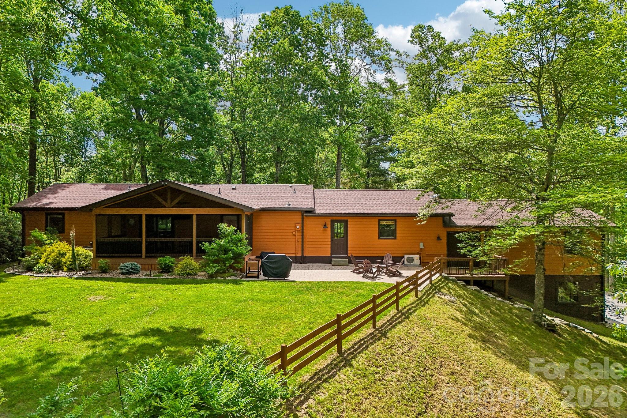 3229 N Bearwallow Road — Hendersonville