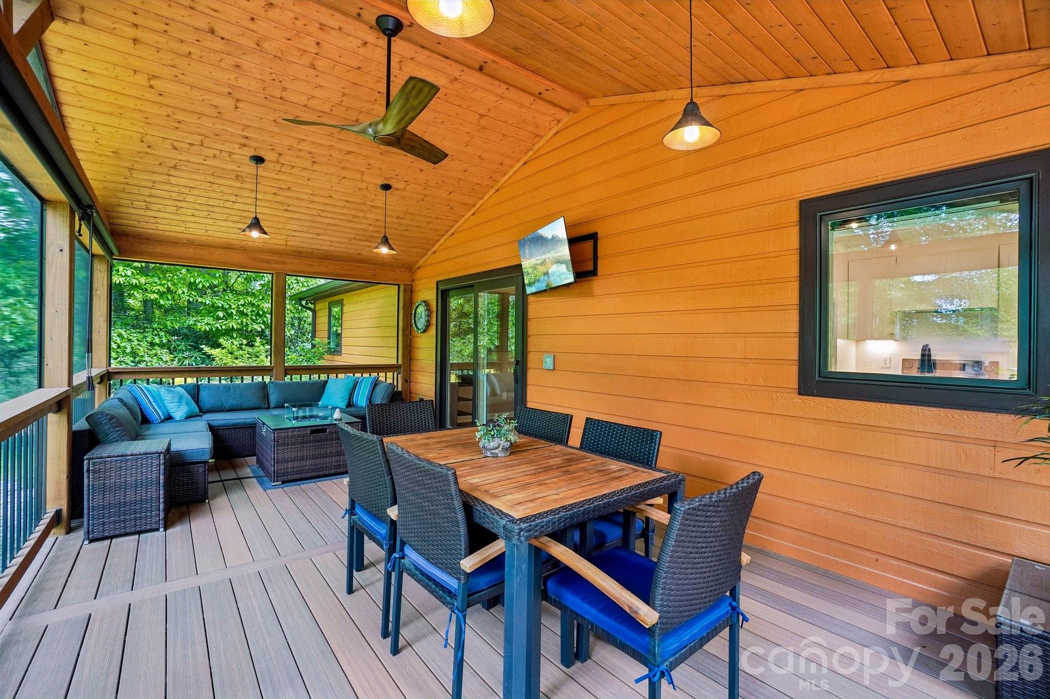 3229 N Bearwallow Road — Hendersonville