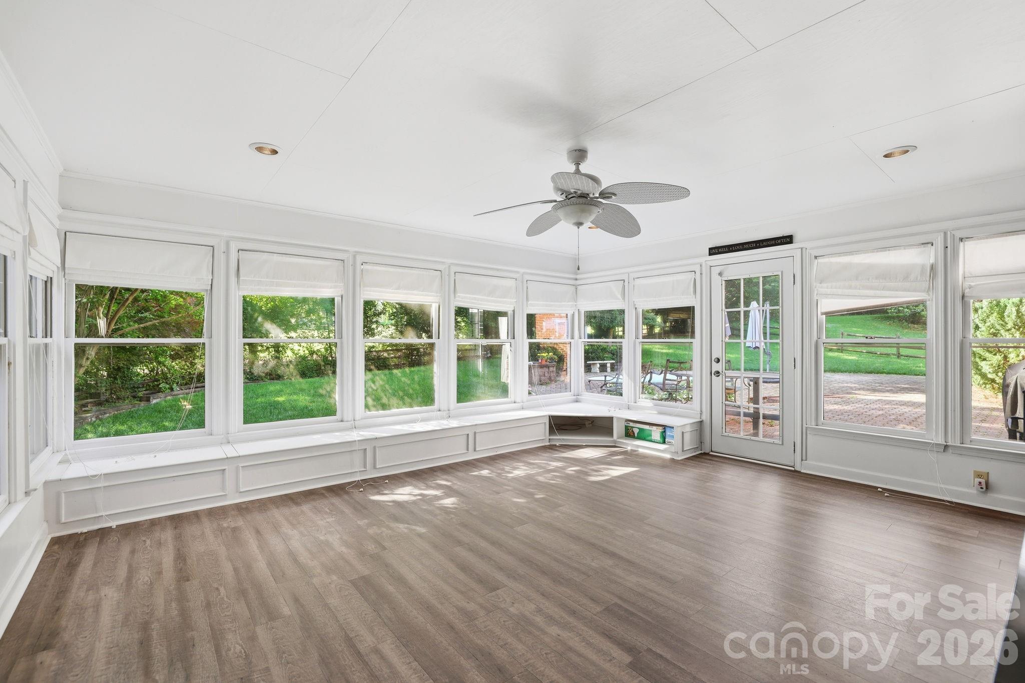 4612 Deanscroft Drive — Charlotte