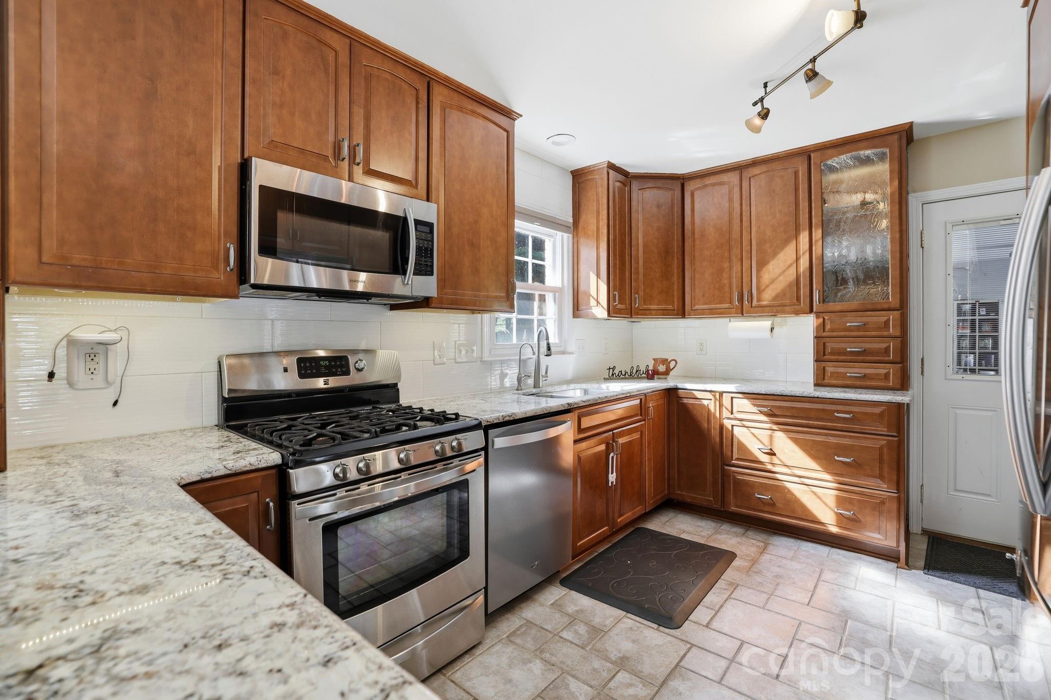 4612 Deanscroft Drive — Charlotte