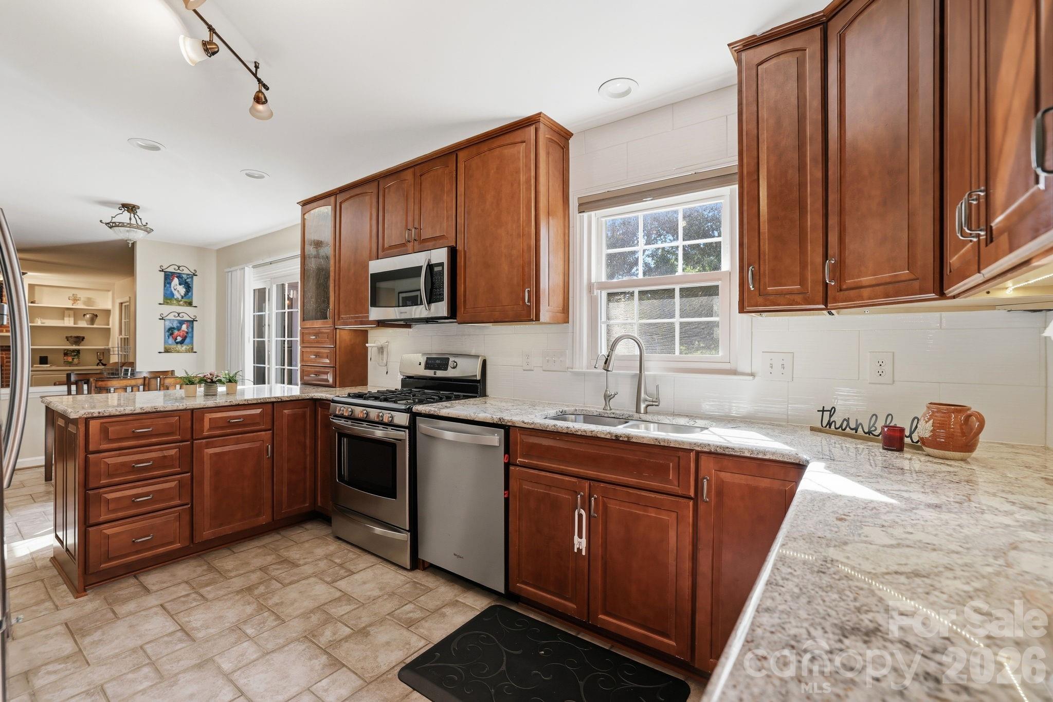4612 Deanscroft Drive — Charlotte