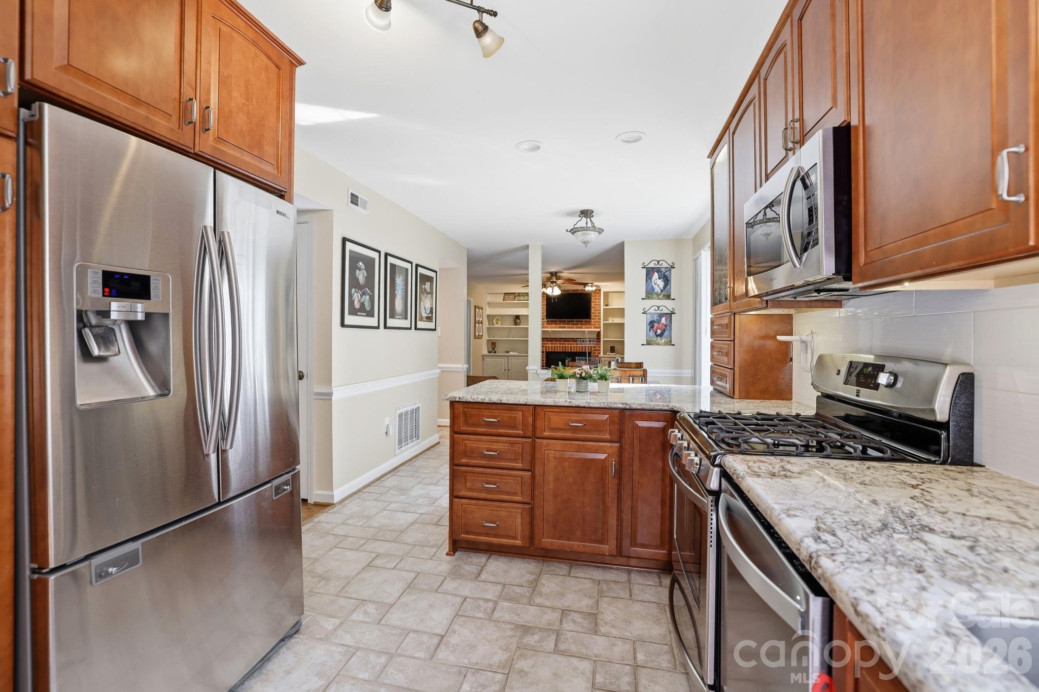 4612 Deanscroft Drive — Charlotte