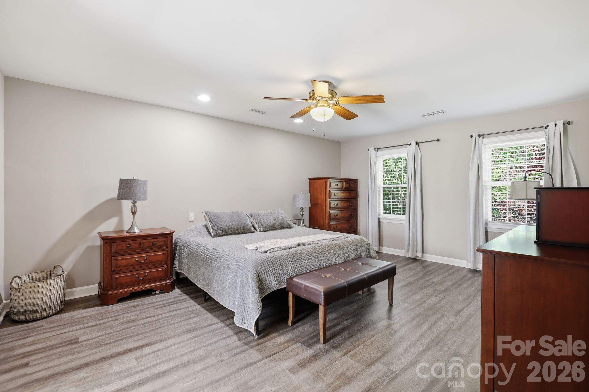 4612 Deanscroft Drive — Charlotte