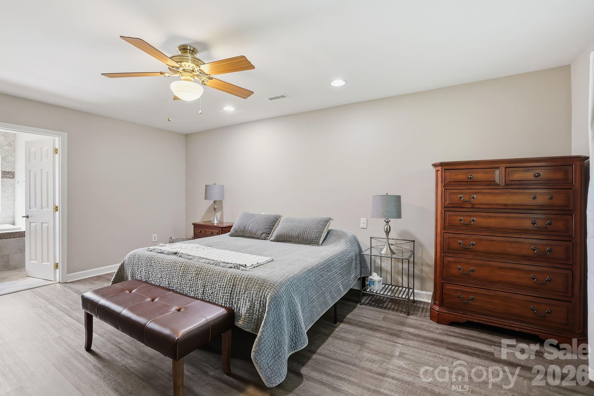 4612 Deanscroft Drive — Charlotte