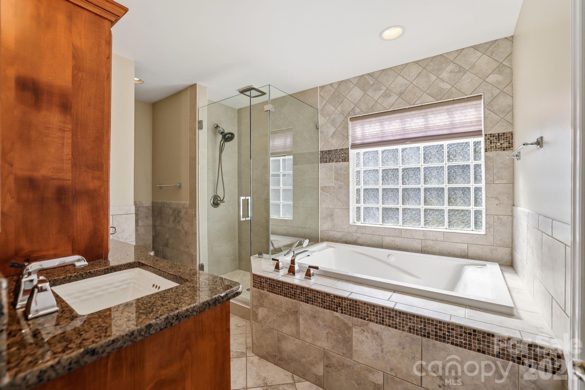 4612 Deanscroft Drive — Charlotte