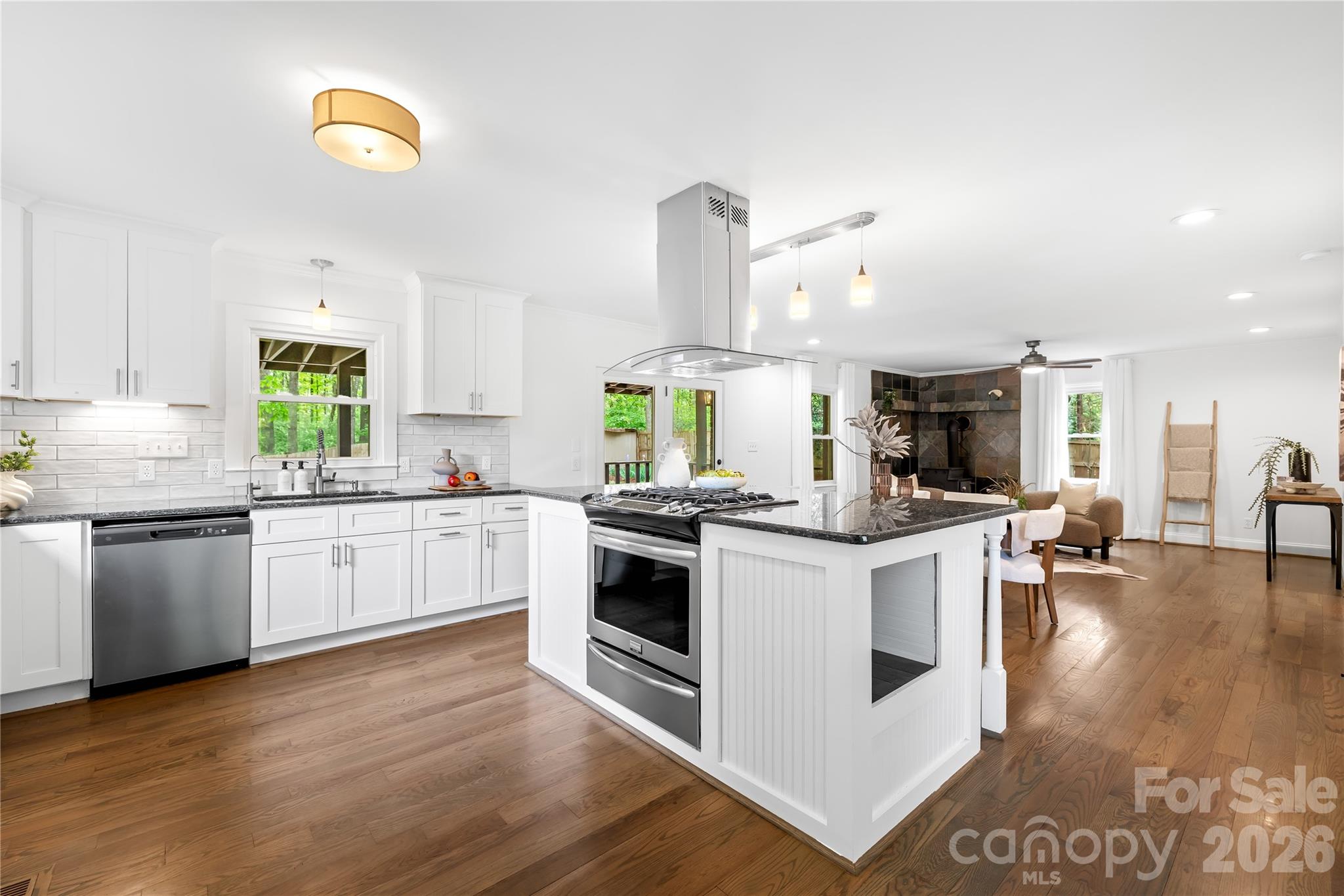 6002 Lake Road — Mint Hill