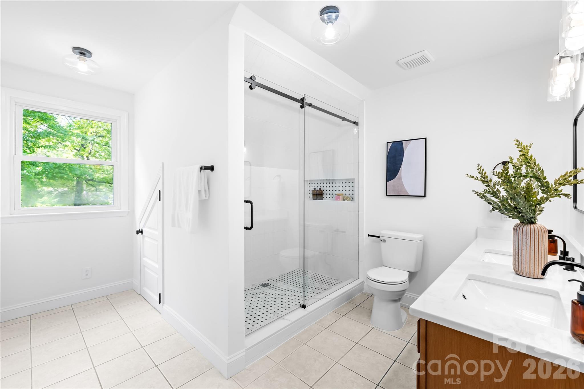 6002 Lake Road — Mint Hill