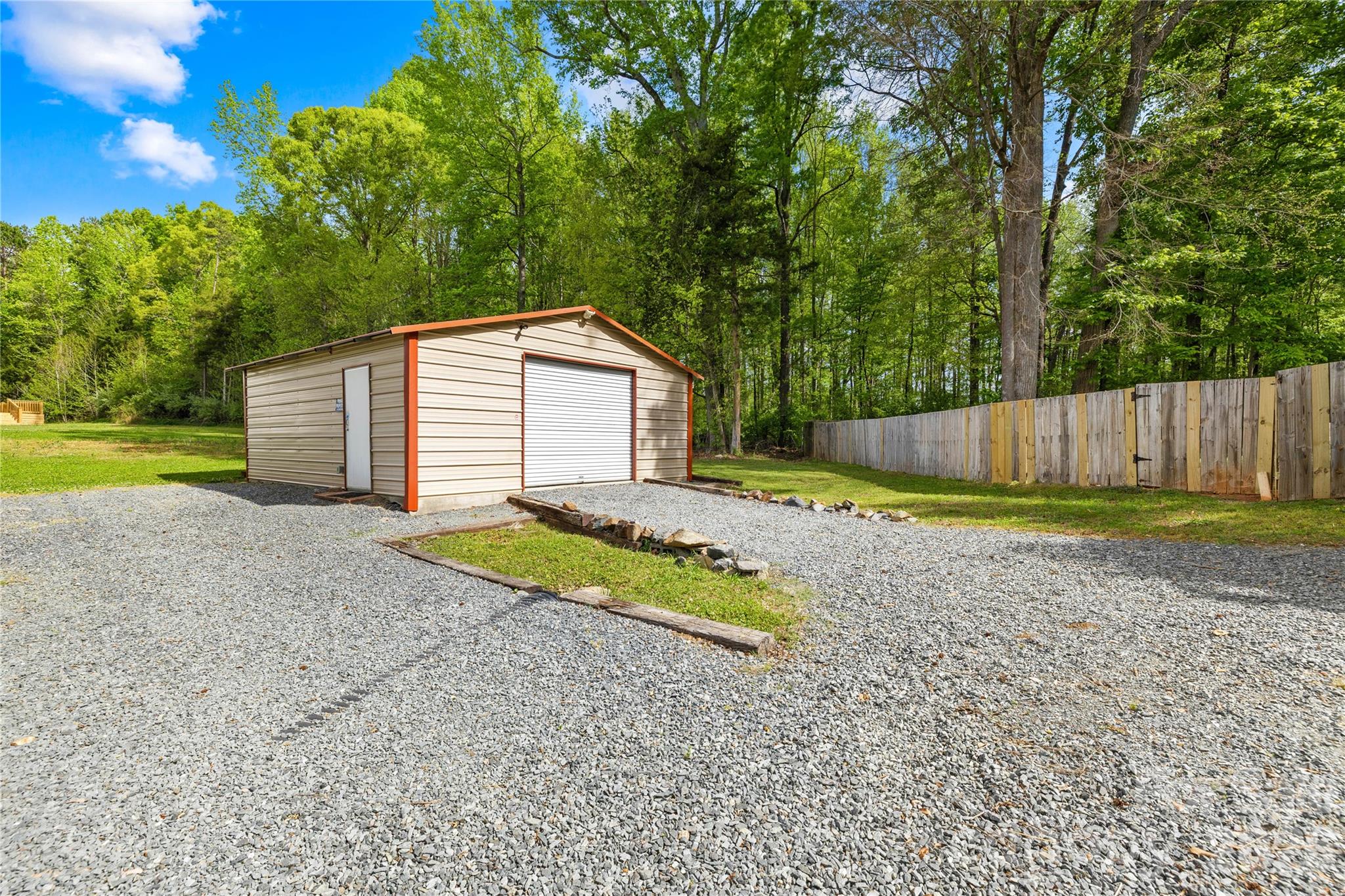 6002 Lake Road — Mint Hill
