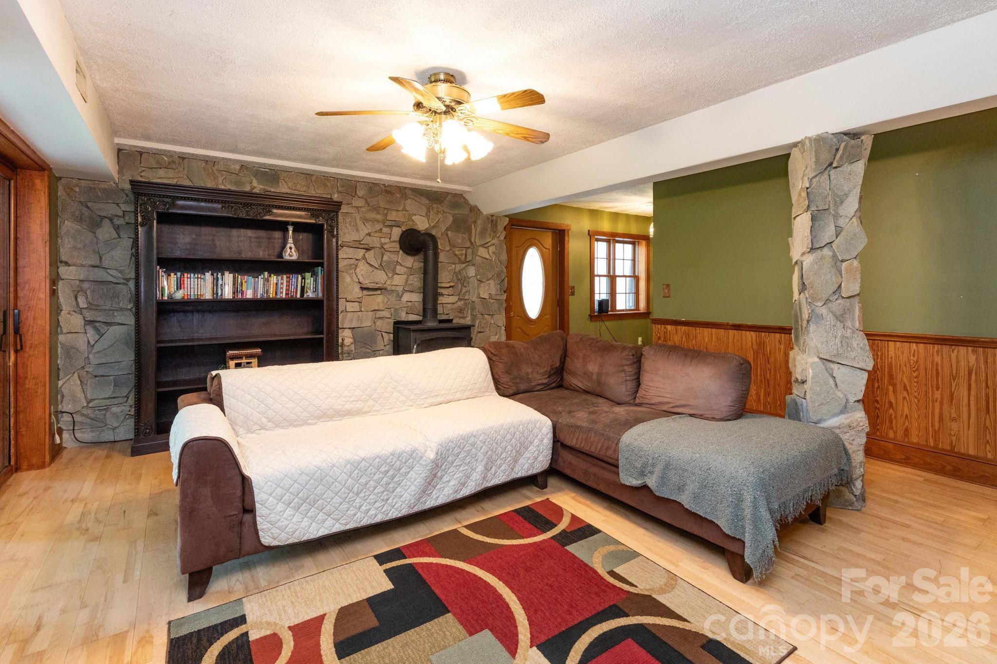168 Blossom Ridge — Leicester